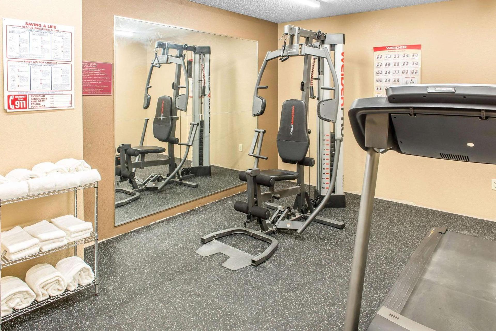 Quality Inn & Suites Columbus West - Hilliard photo 2