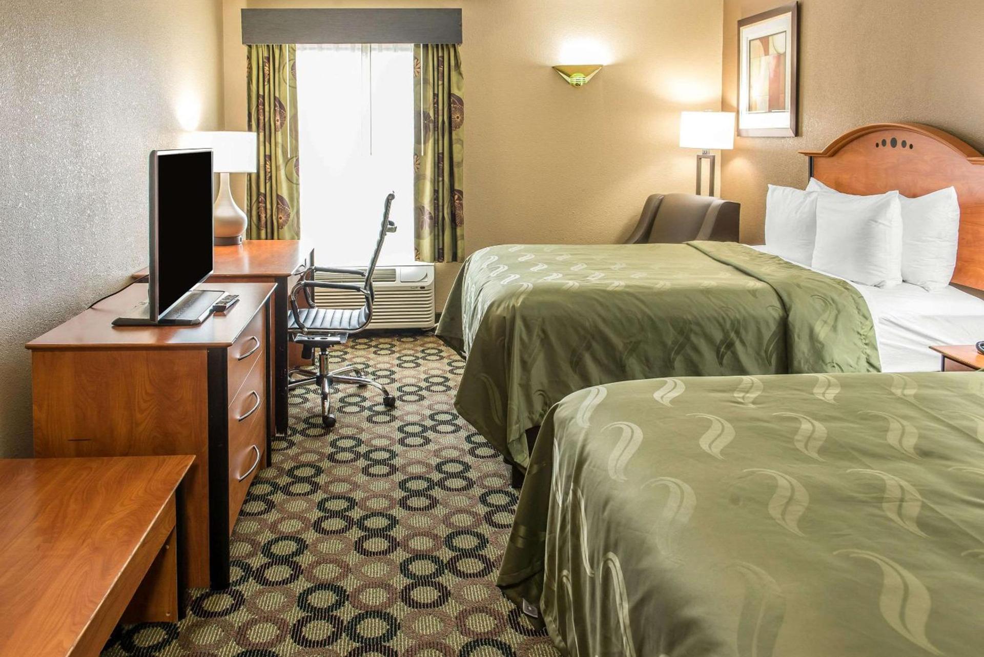 Quality Inn & Suites Columbus West - Hilliard photo 4