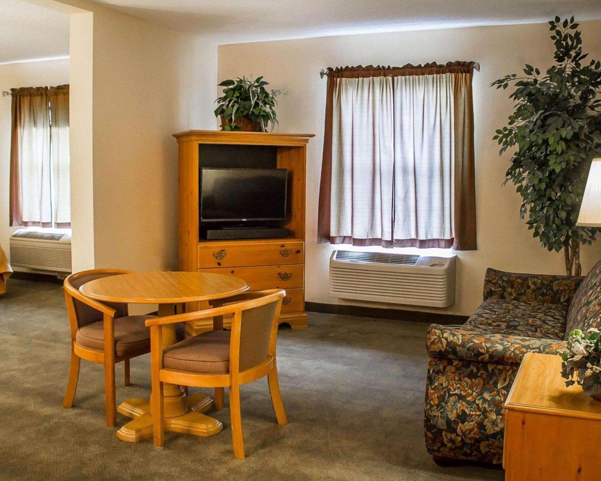Quality Inn & Suites Bellville - Mansfield photo 15