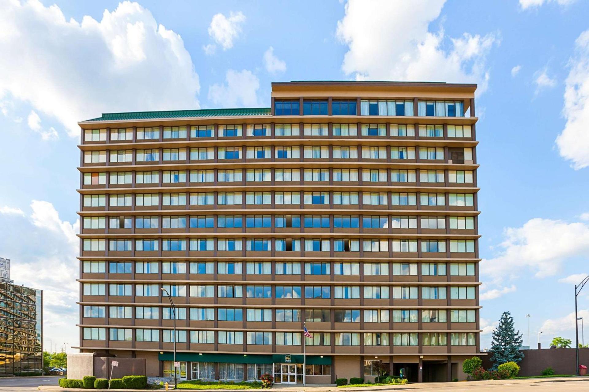 Quality Inn & Suites Cincinnati Downtown Area photo 6