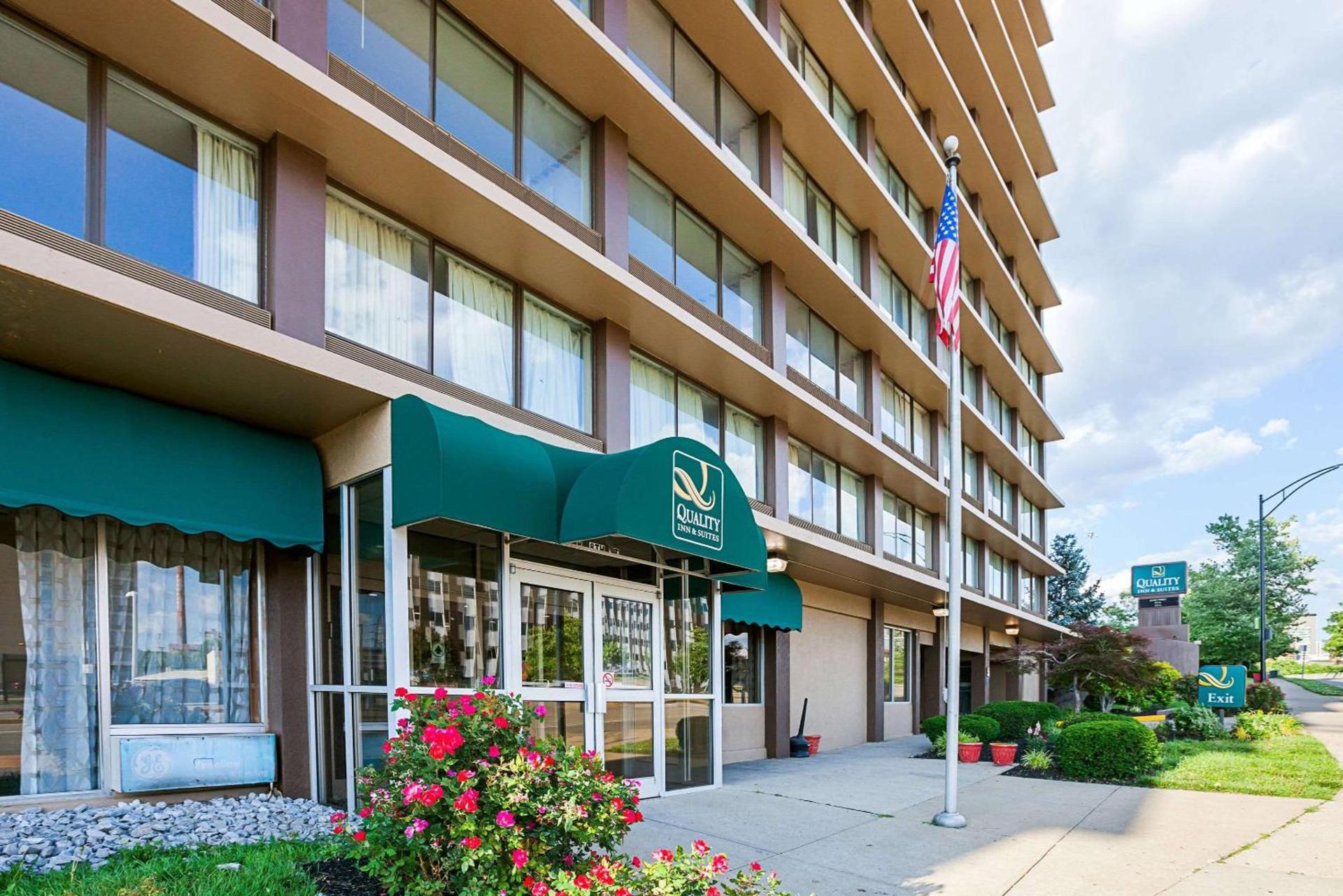 Quality Inn & Suites Cincinnati Downtown Area photo 7