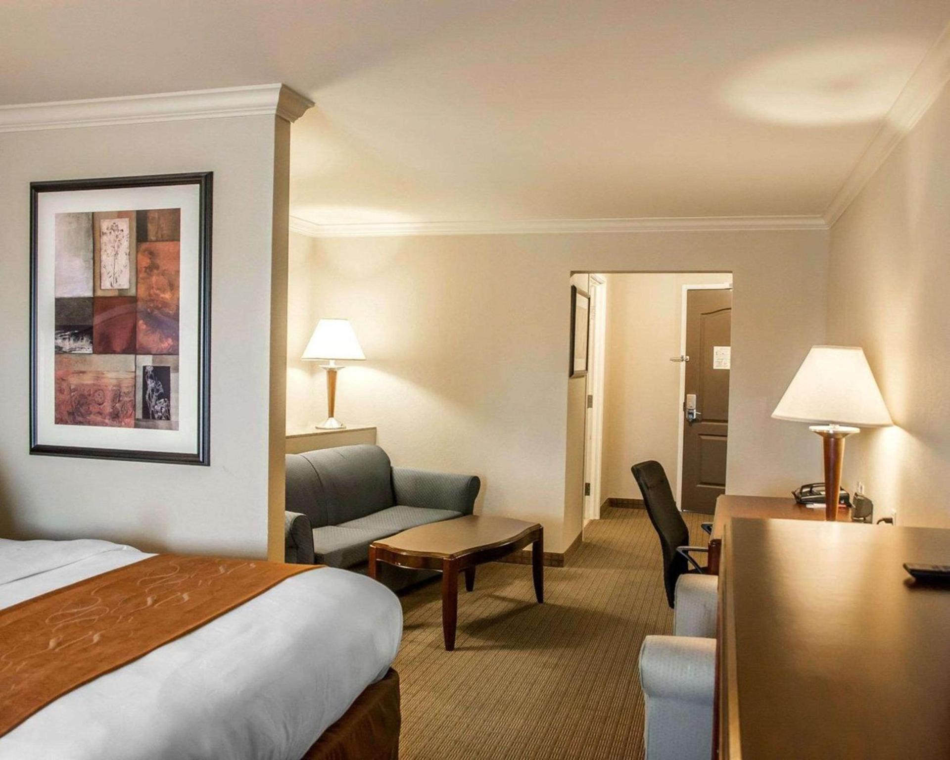 Spark by Hilton Cincinnati Fairfield photo 10