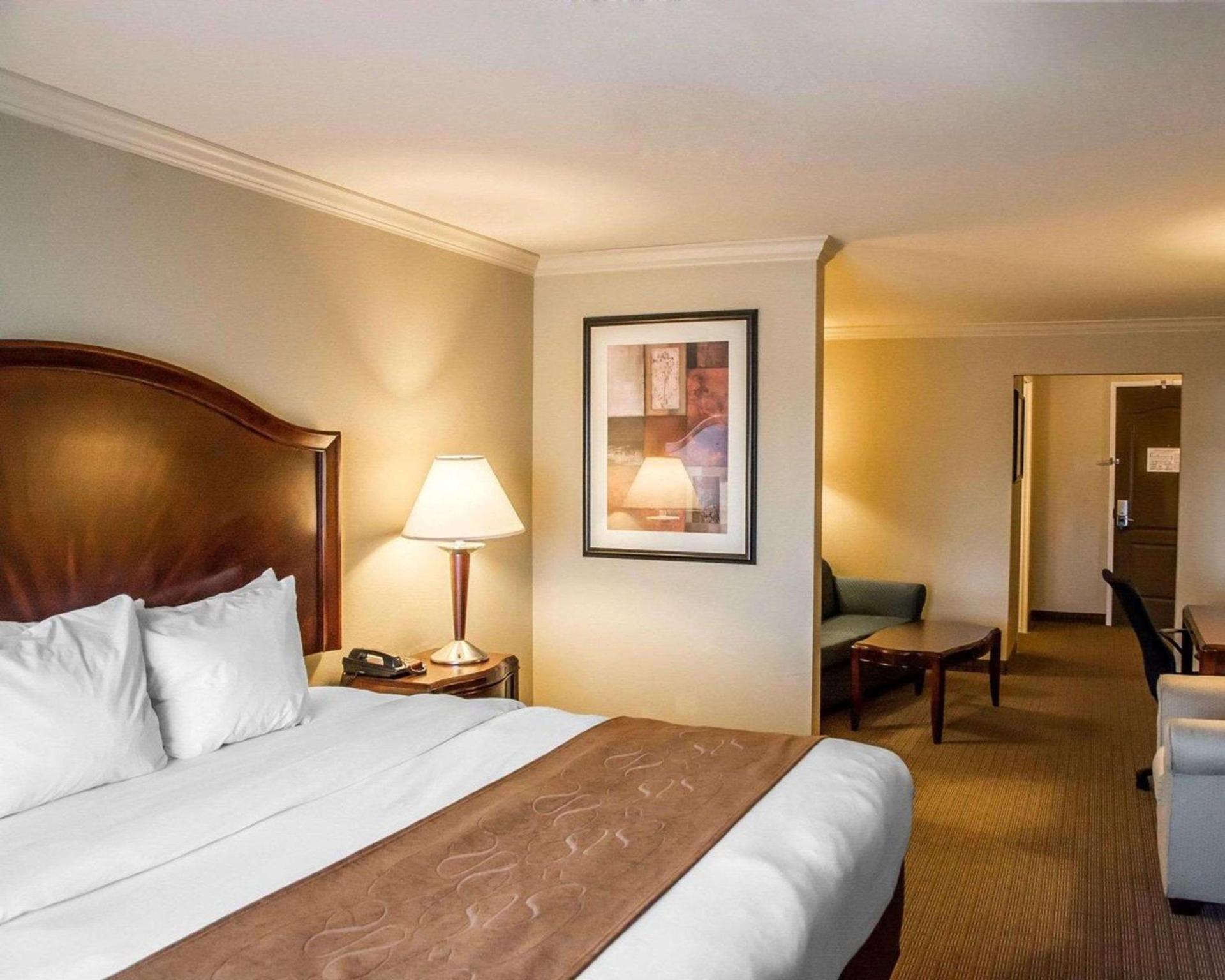 Spark by Hilton Cincinnati Fairfield photo 8