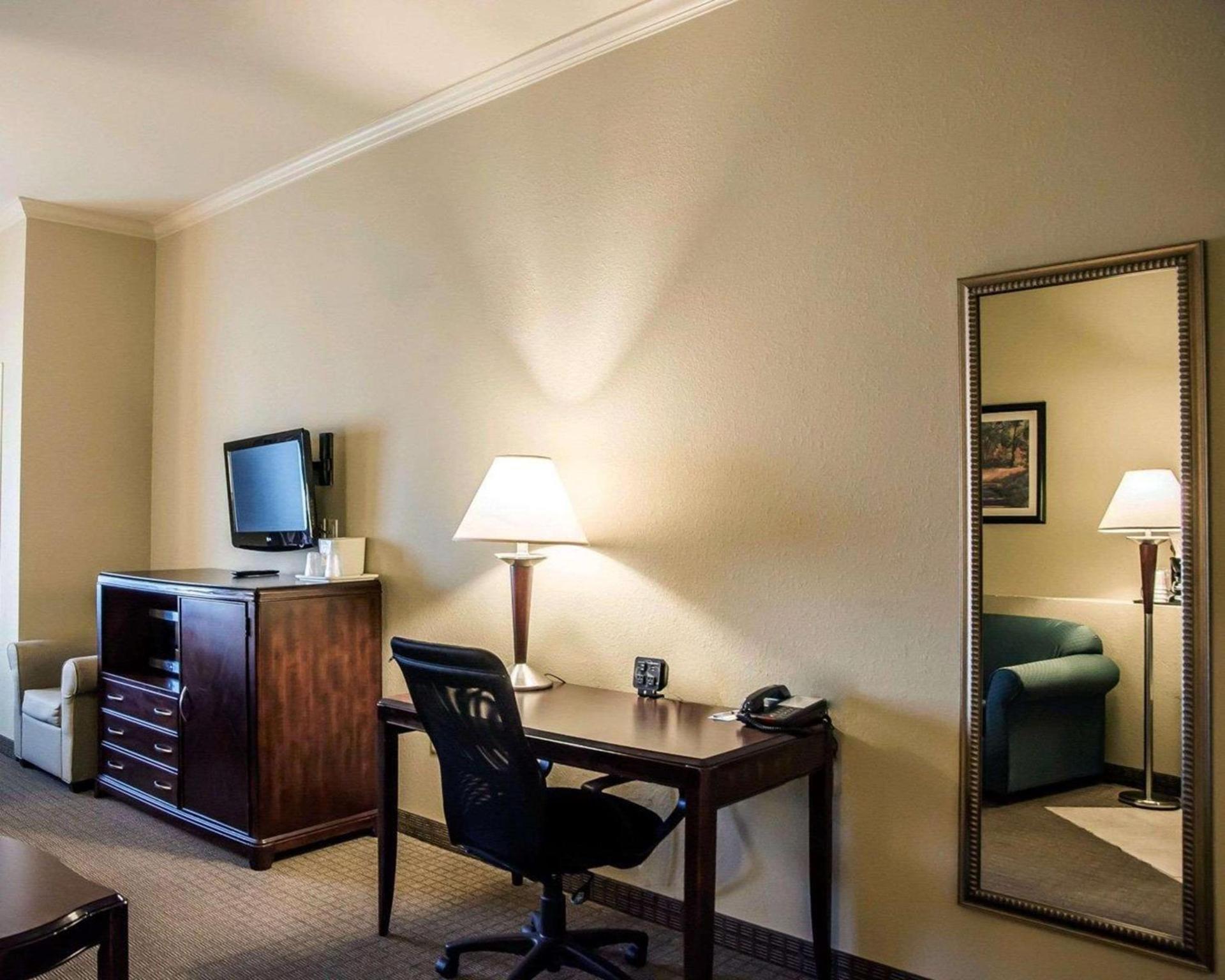 Spark by Hilton Cincinnati Fairfield photo 18