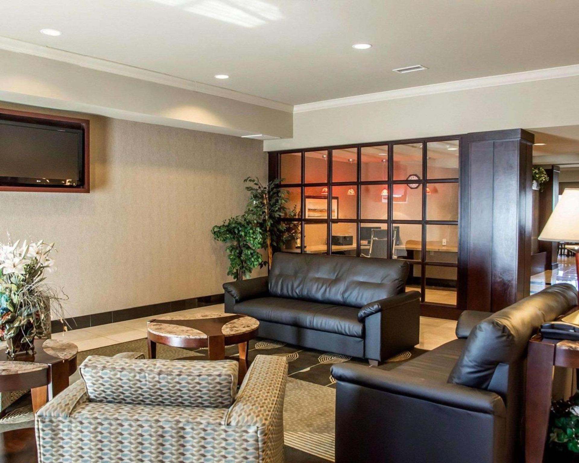 Spark by Hilton Cincinnati Fairfield photo 6