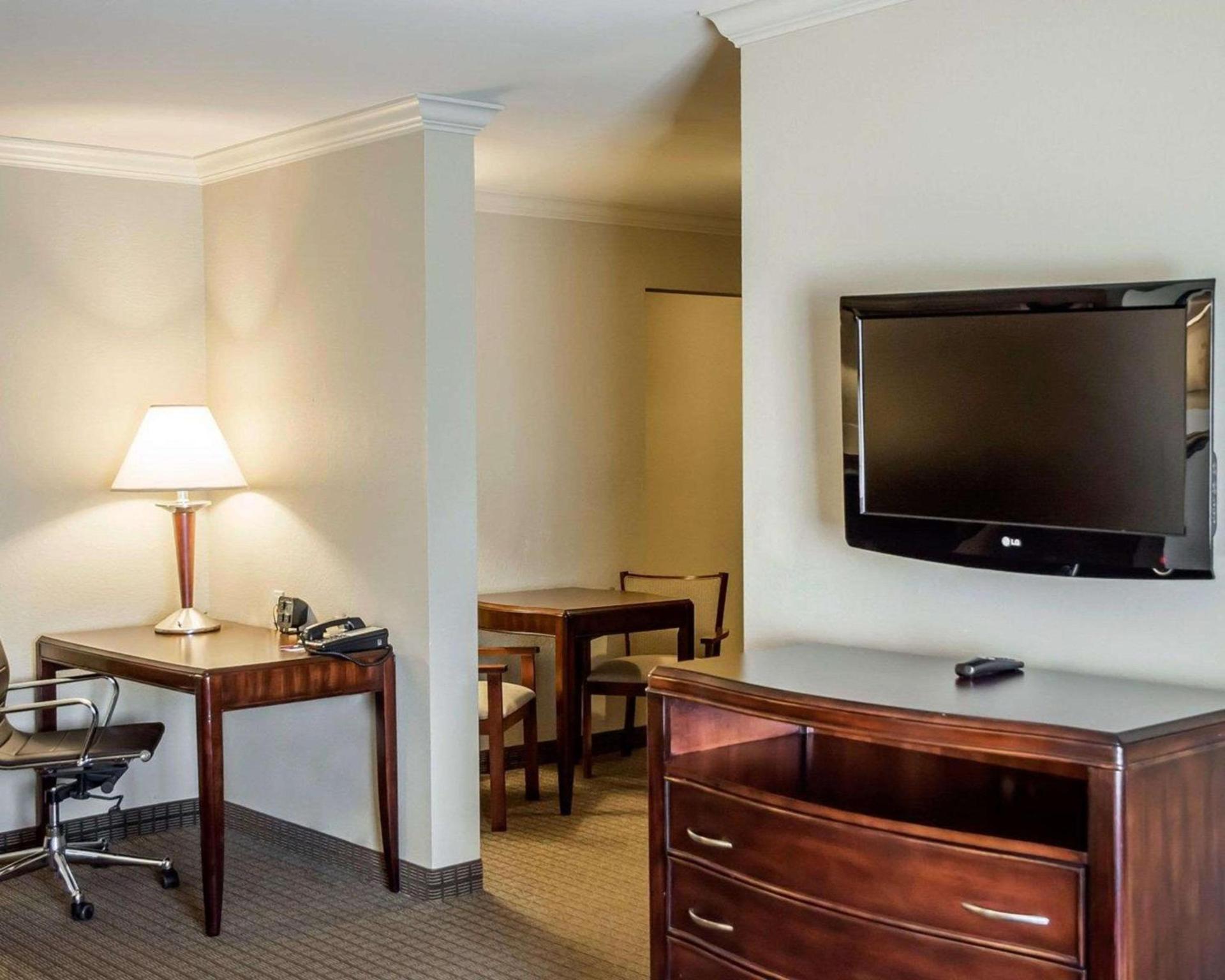 Spark by Hilton Cincinnati Fairfield photo 22