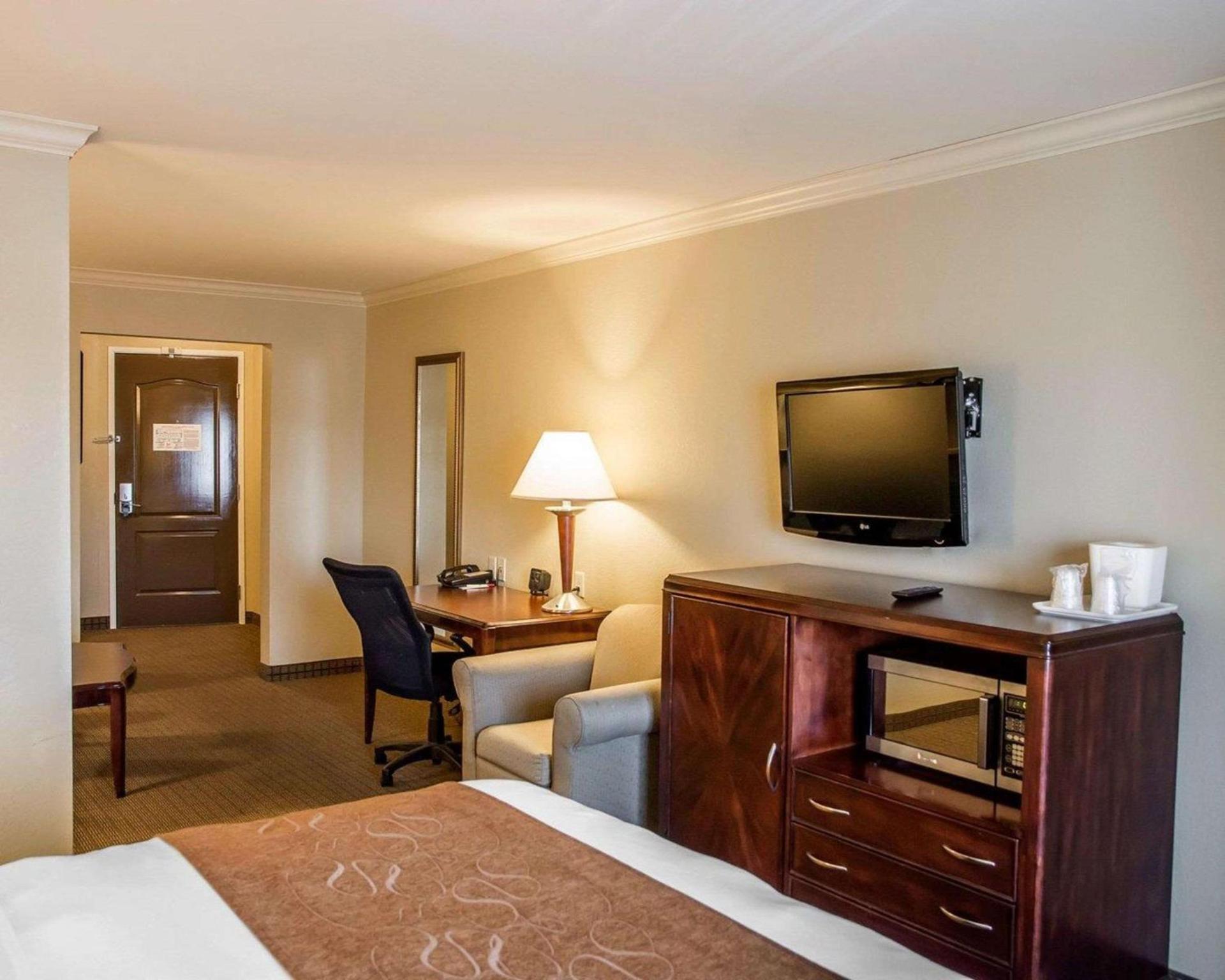 Spark by Hilton Cincinnati Fairfield photo 16