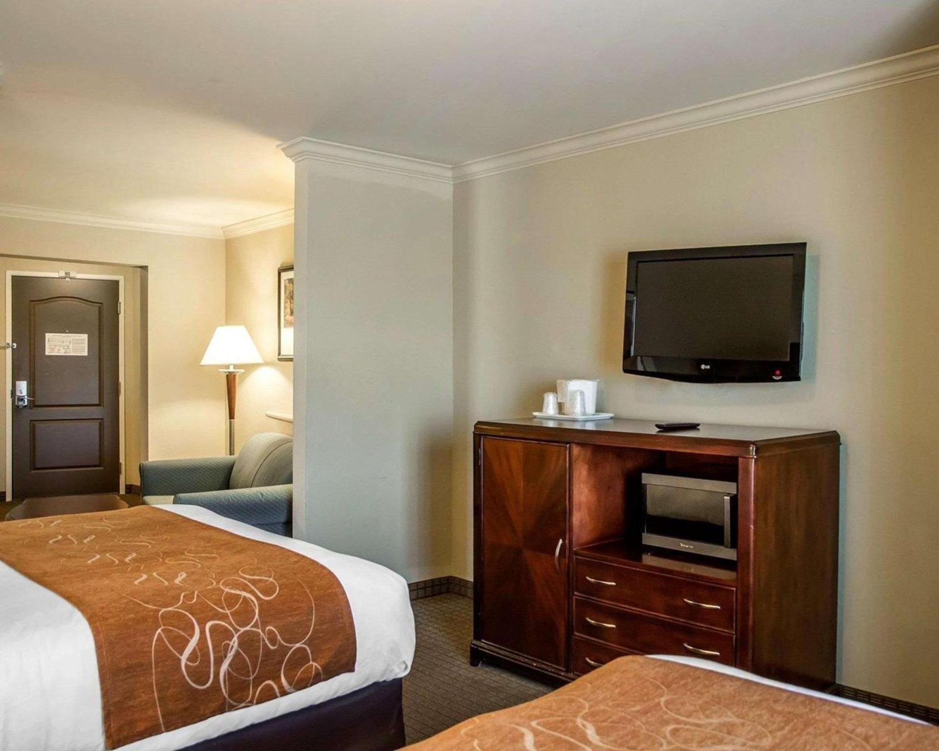 Spark by Hilton Cincinnati Fairfield photo 27