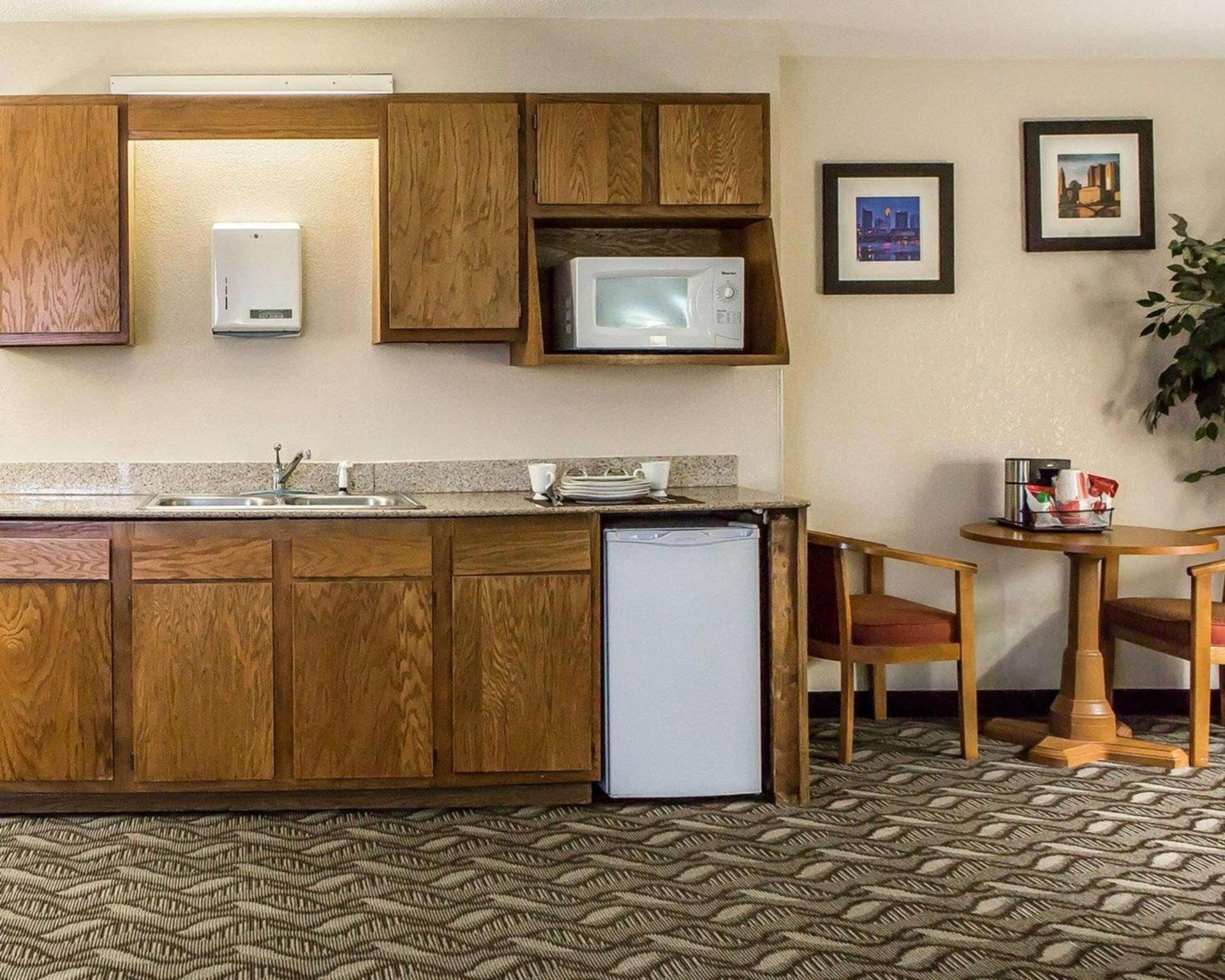 Quality Inn & Suites Circleville photo 9