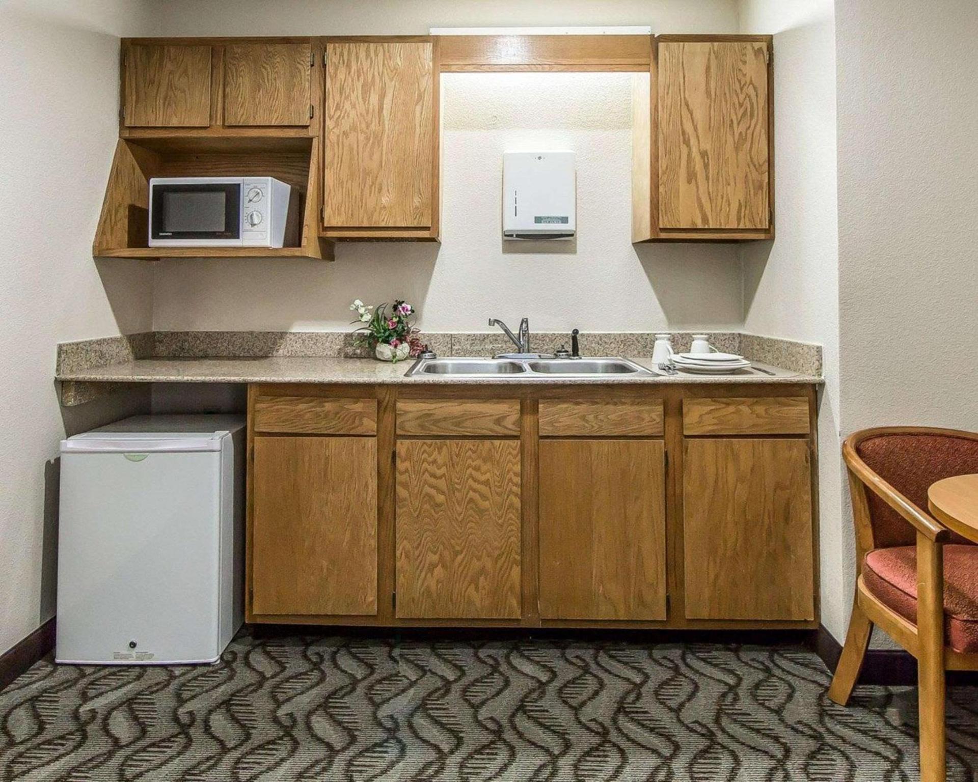 Quality Inn & Suites Circleville photo 15