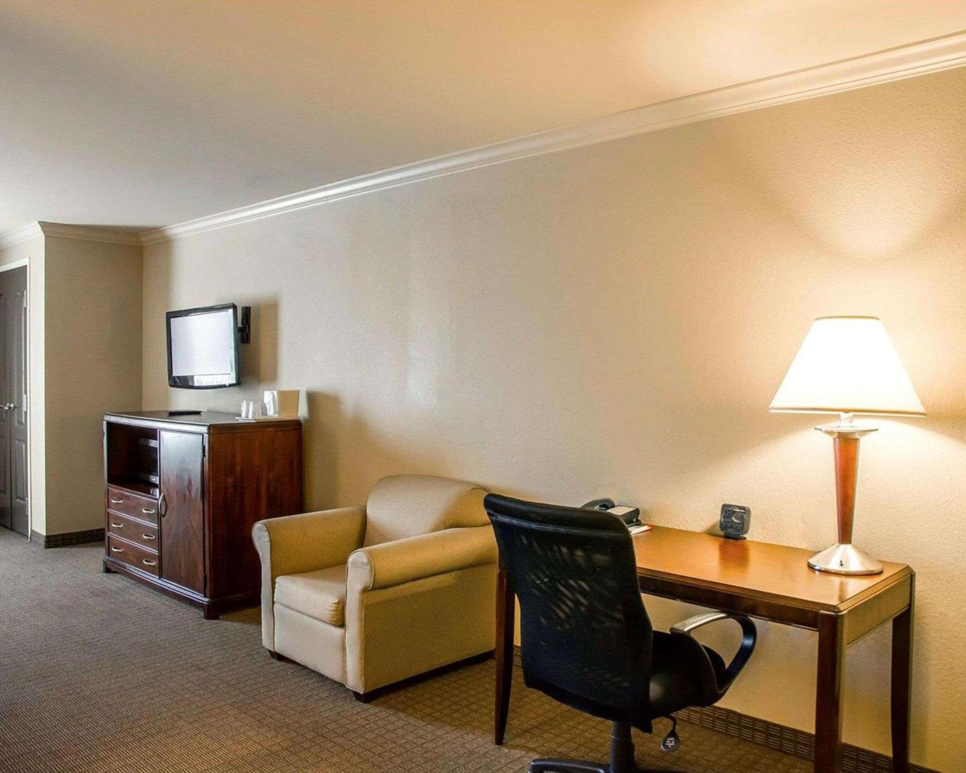 Spark by Hilton Cincinnati Fairfield photo 28