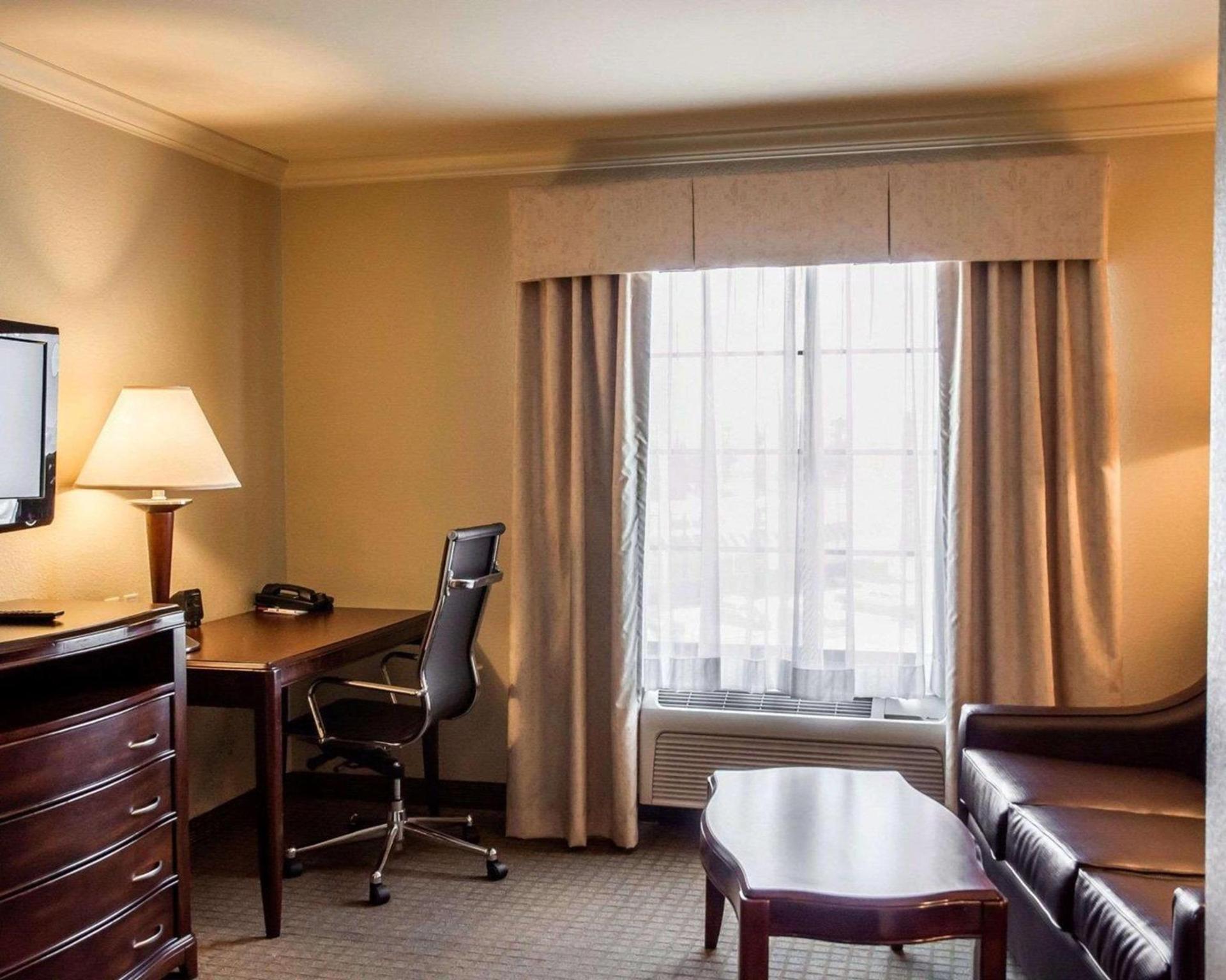 Spark by Hilton Cincinnati Fairfield photo 15