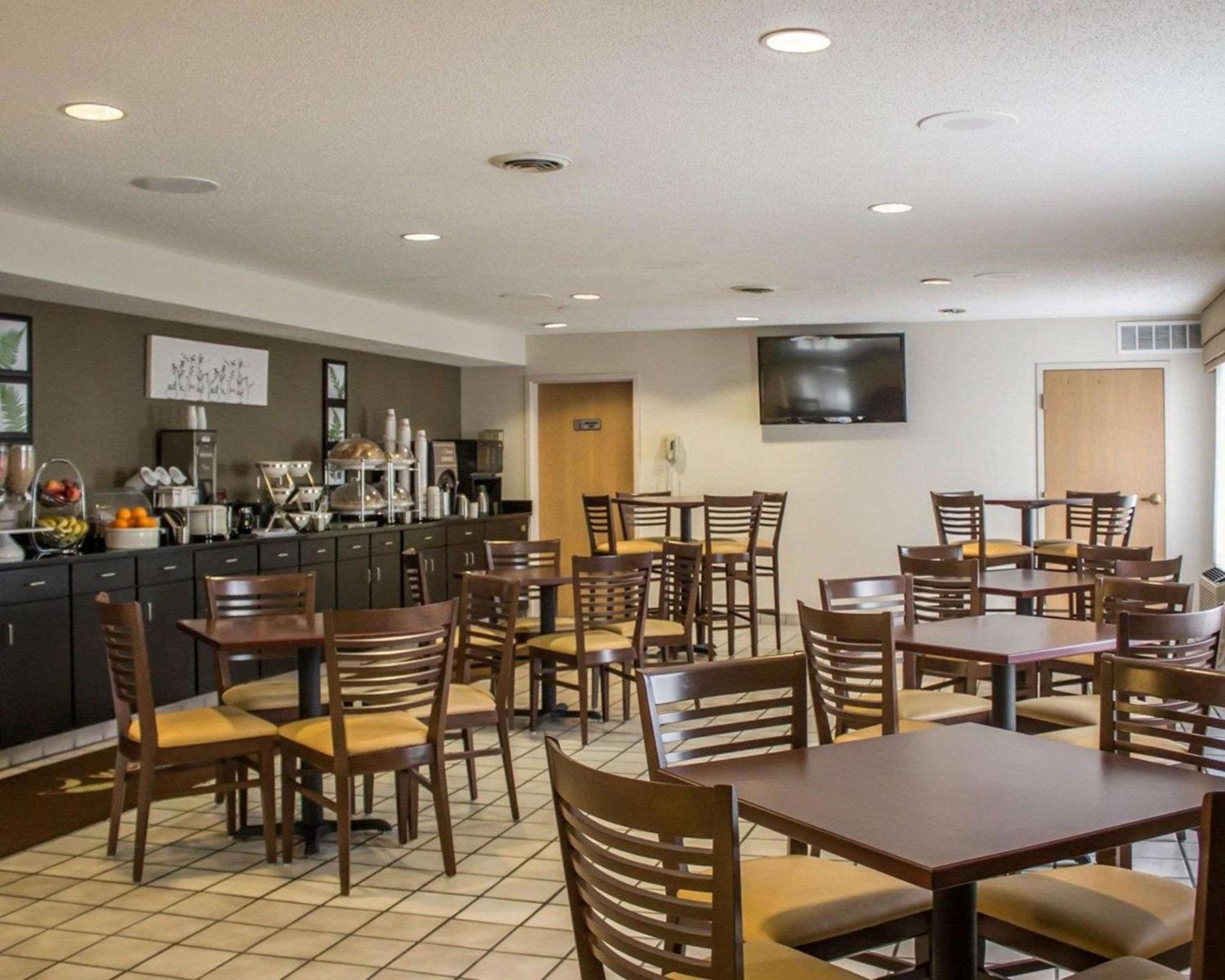 Sleep Inn Sandusky photo 27