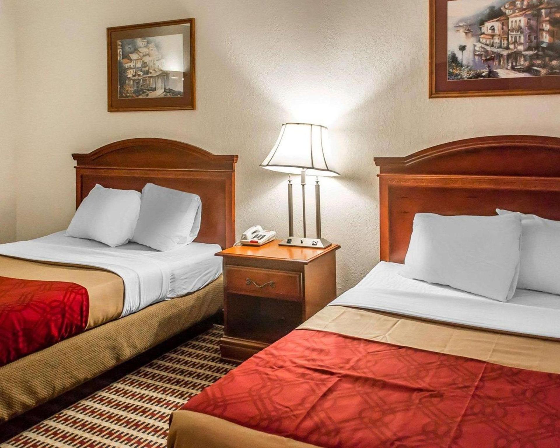 Economy Inn & Suites photo 9