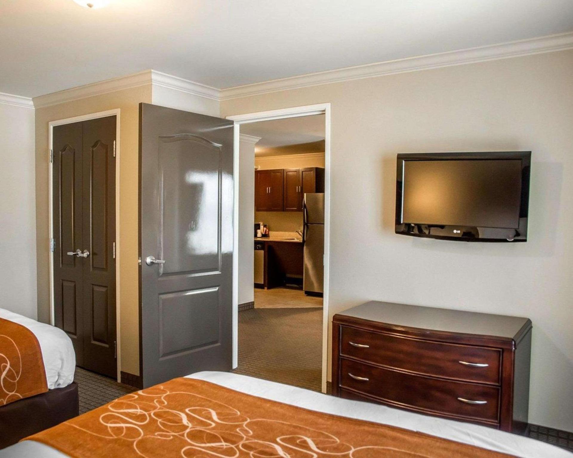 Spark by Hilton Cincinnati Fairfield photo 23