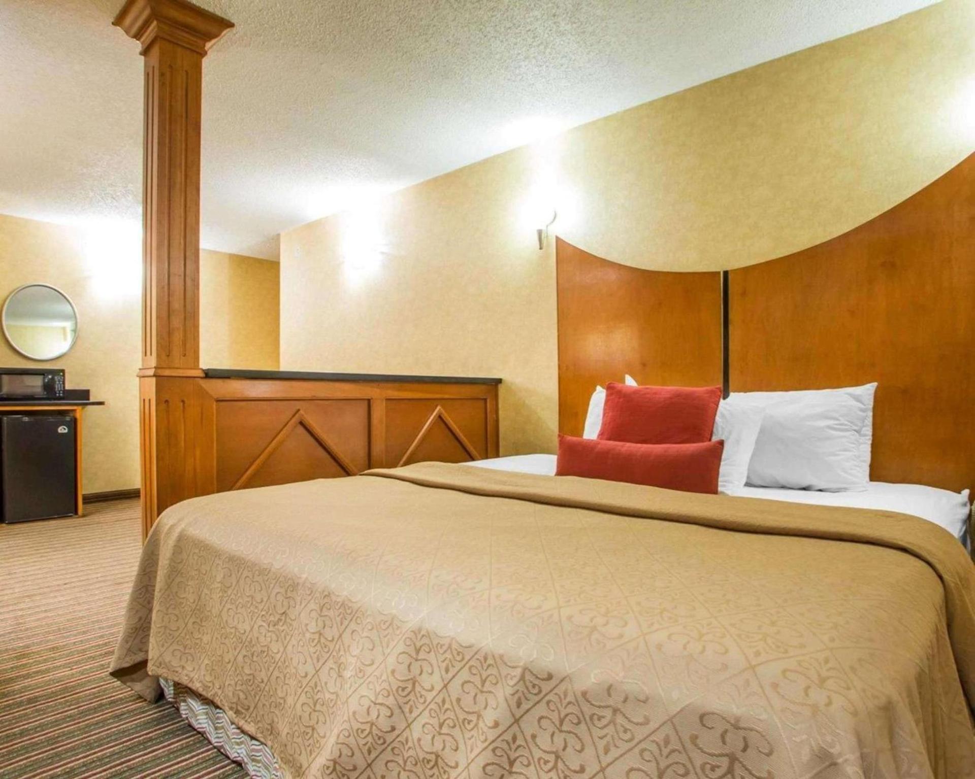Quality Inn & Suites North-Polaris photo 16