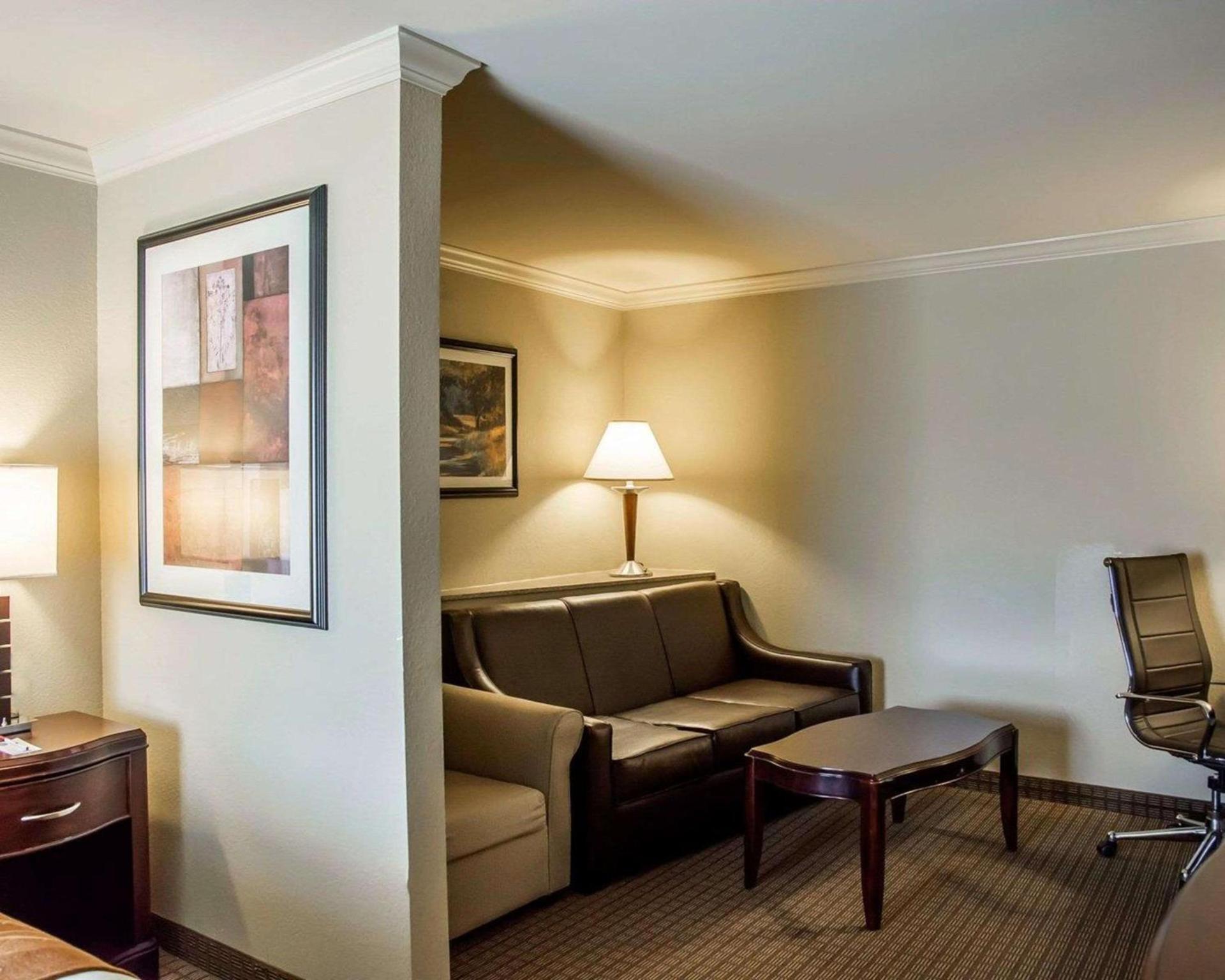 Spark by Hilton Cincinnati Fairfield photo 13