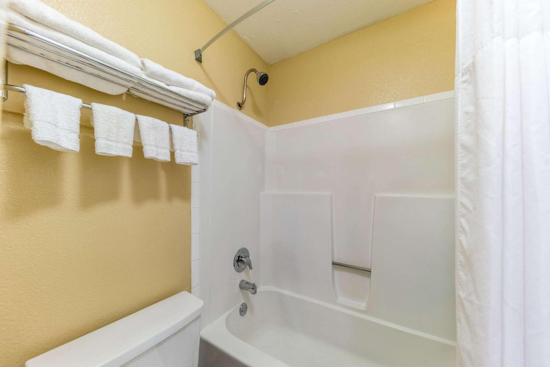 Quality Inn Glenpool - Tulsa photo 27