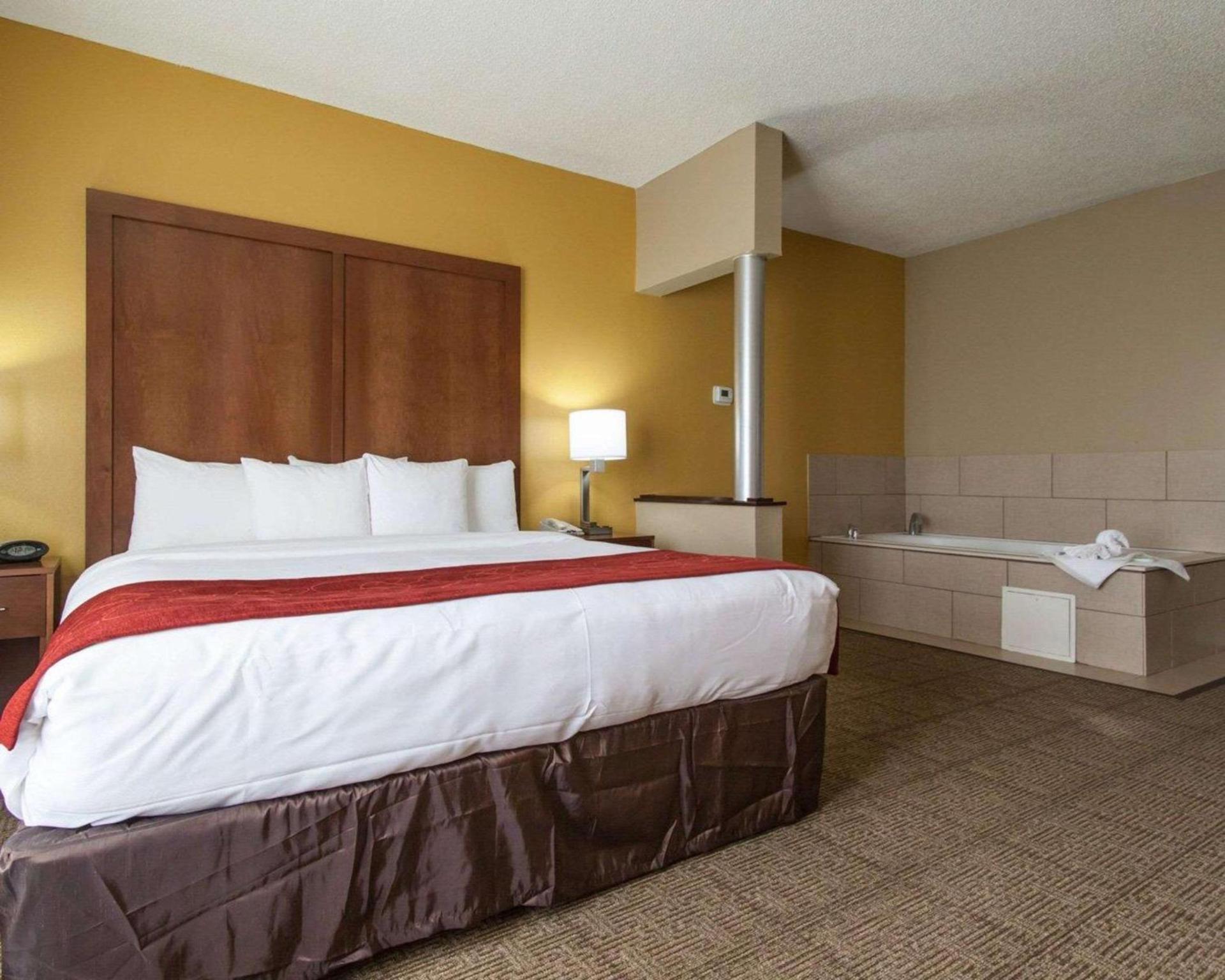 Comfort Suites Tulsa Central photo 20