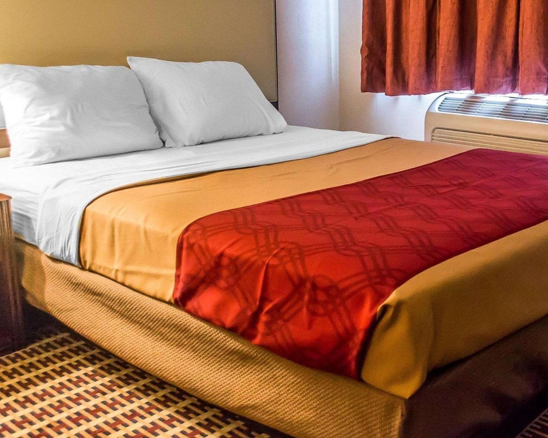 Economy Inn & Suites photo 4