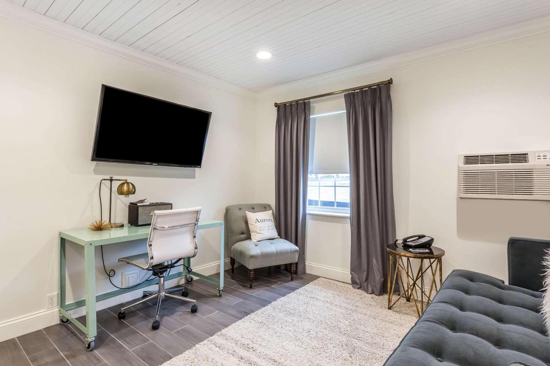 The Aurora Inn Hotel and Event Center photo 33