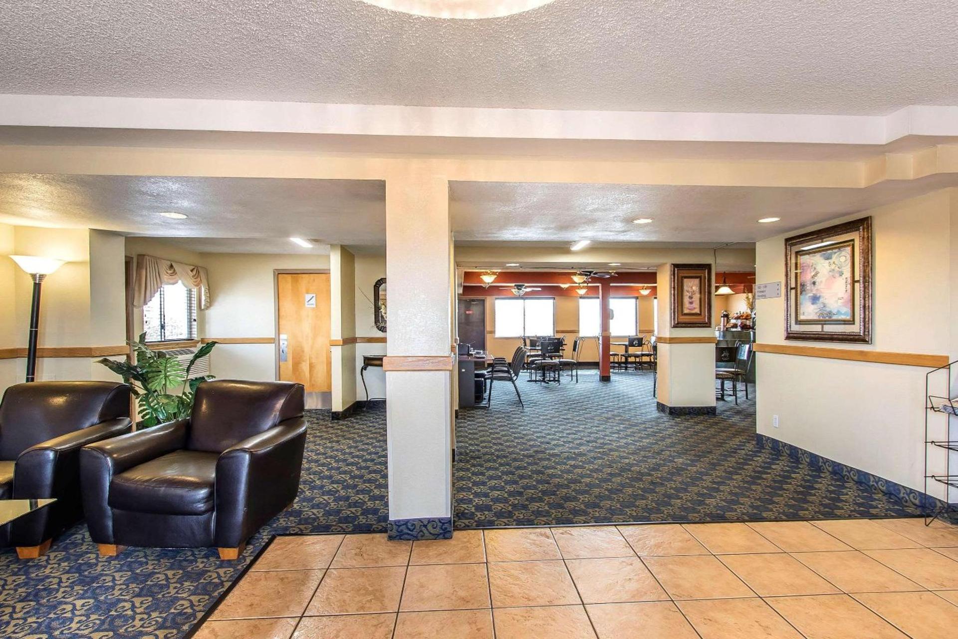 Brentwood Inn Clinton photo 10