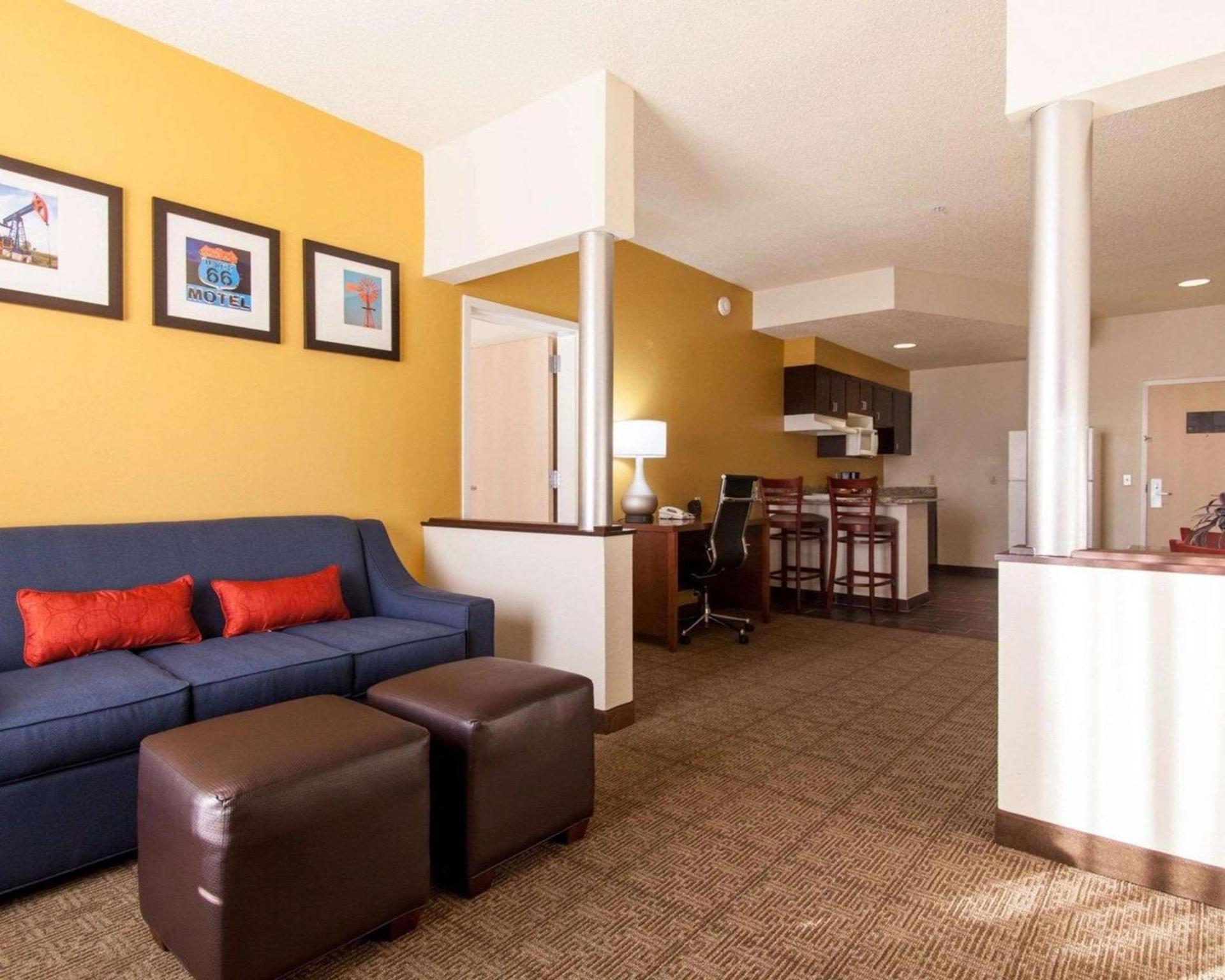 Comfort Suites Tulsa Central photo 28