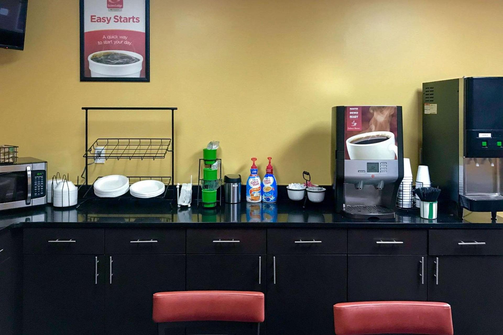 Econo Lodge Purcell photo 5