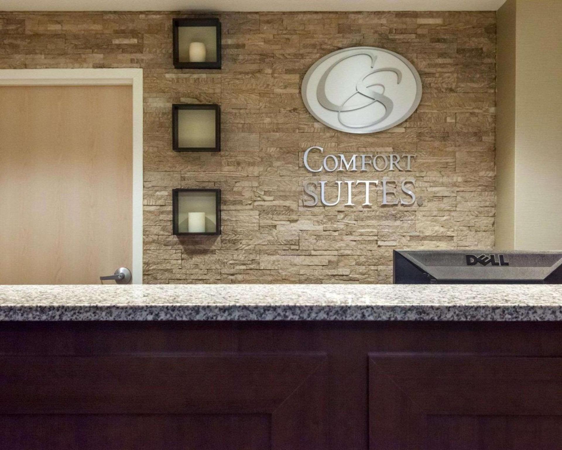 Comfort Suites Tulsa Central photo 9
