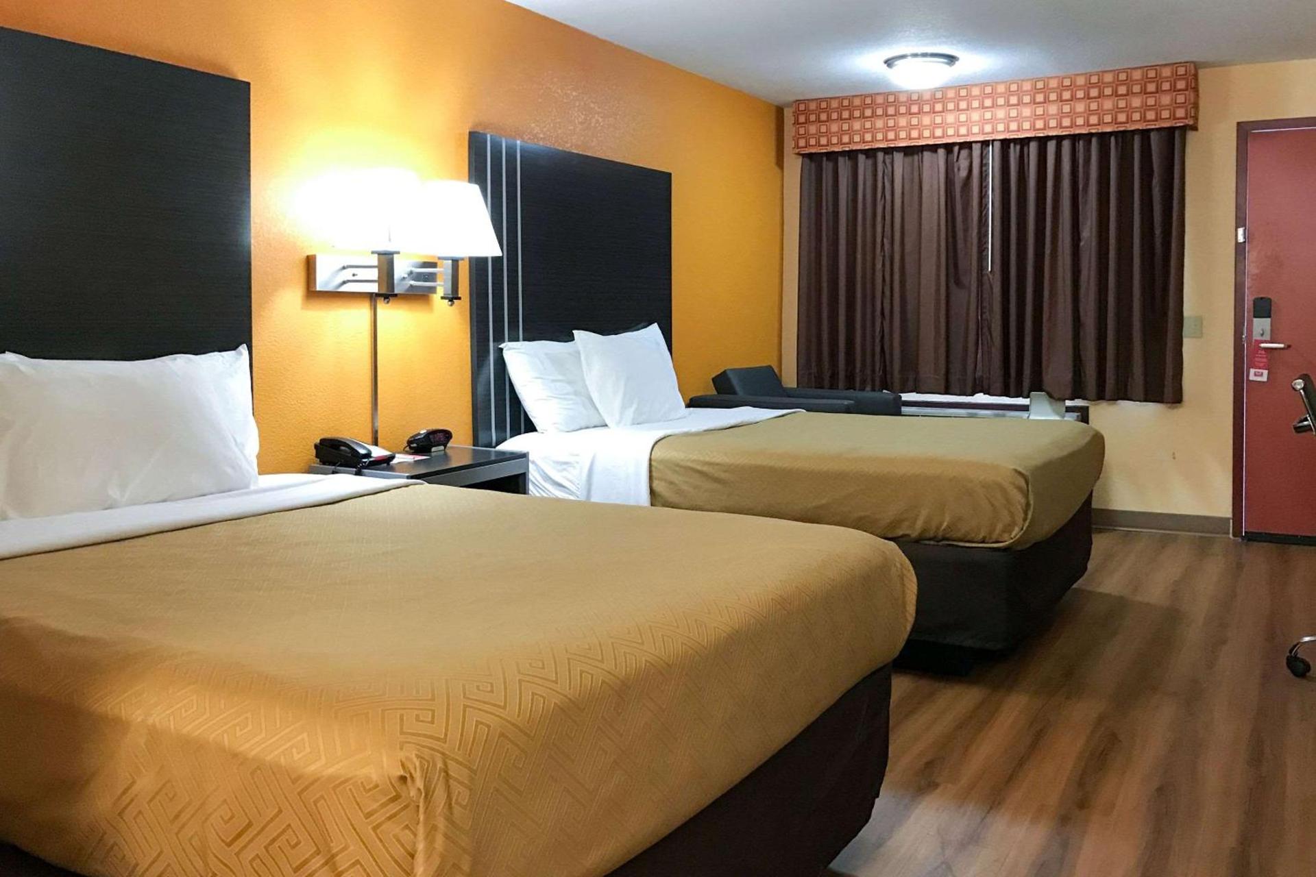 Econo Lodge Purcell photo 7
