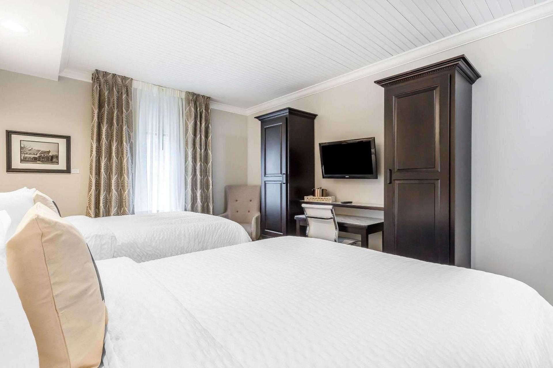 The Aurora Inn Hotel and Event Center photo 17