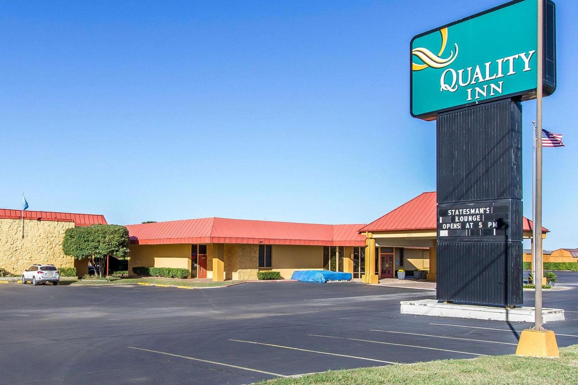 Quality Inn Ada near University photo 2