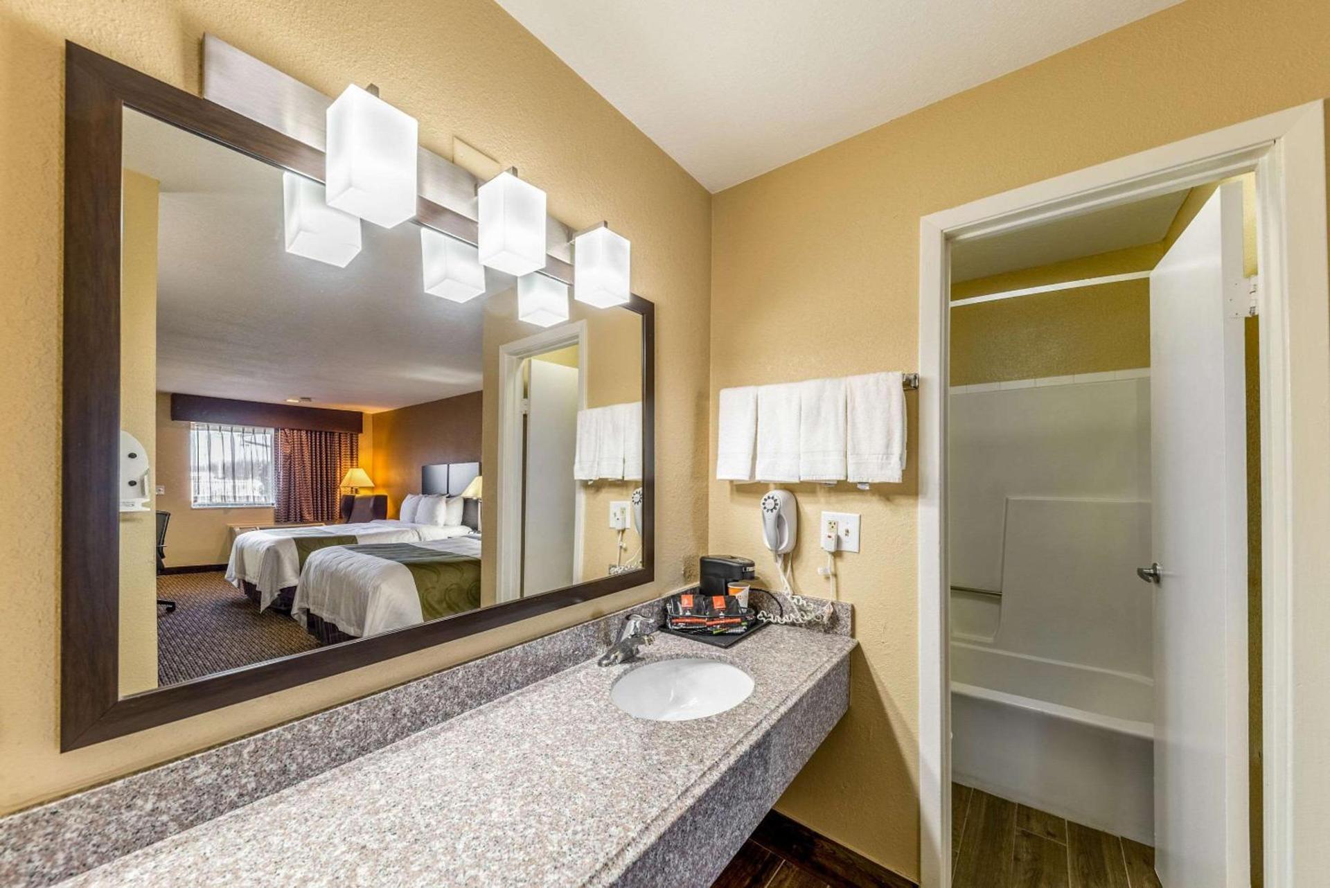 Quality Inn Glenpool - Tulsa photo 26