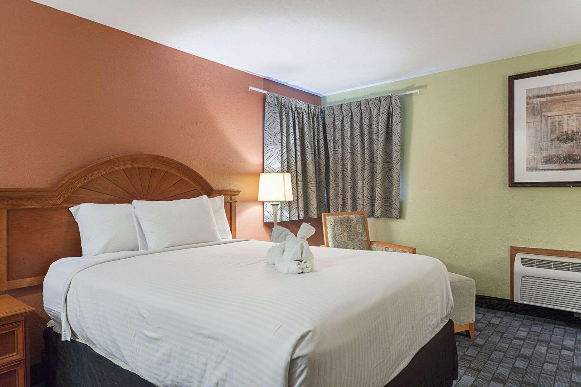 Rodeway Inn Wauseon photo 20