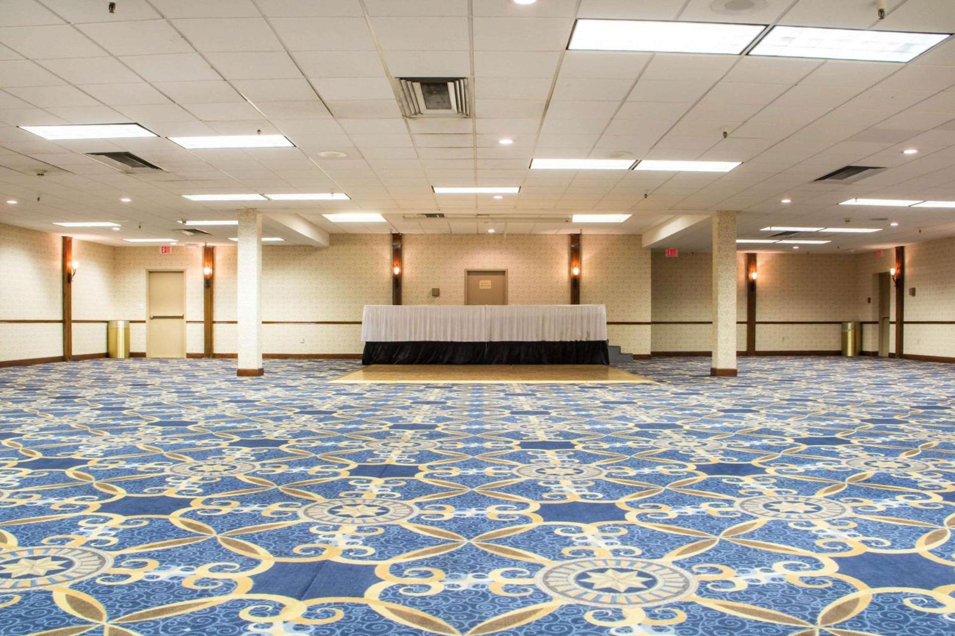 Ramada by Wyndham Tulsa Broken Arrow photo 25