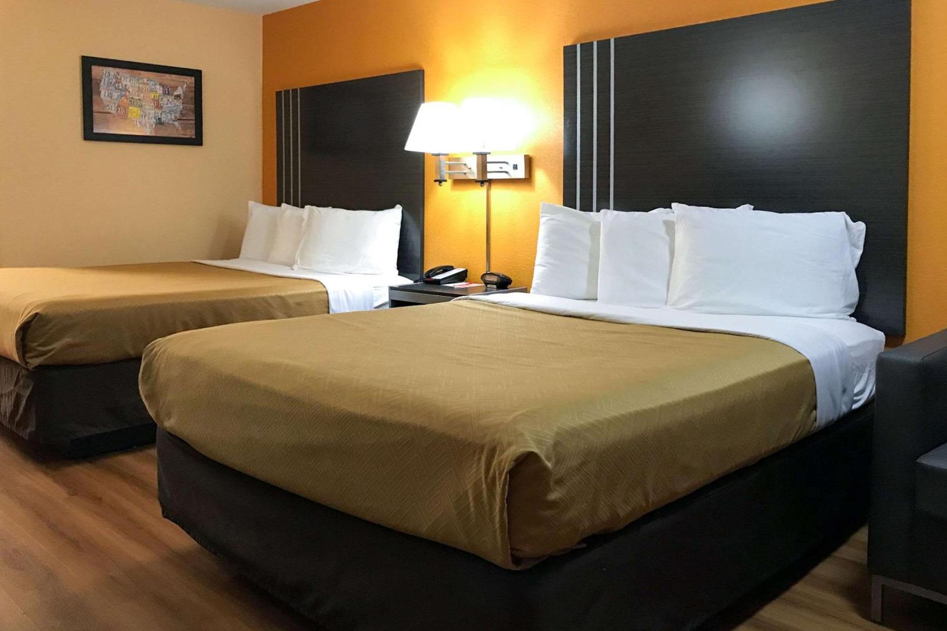 Econo Lodge Purcell photo 13