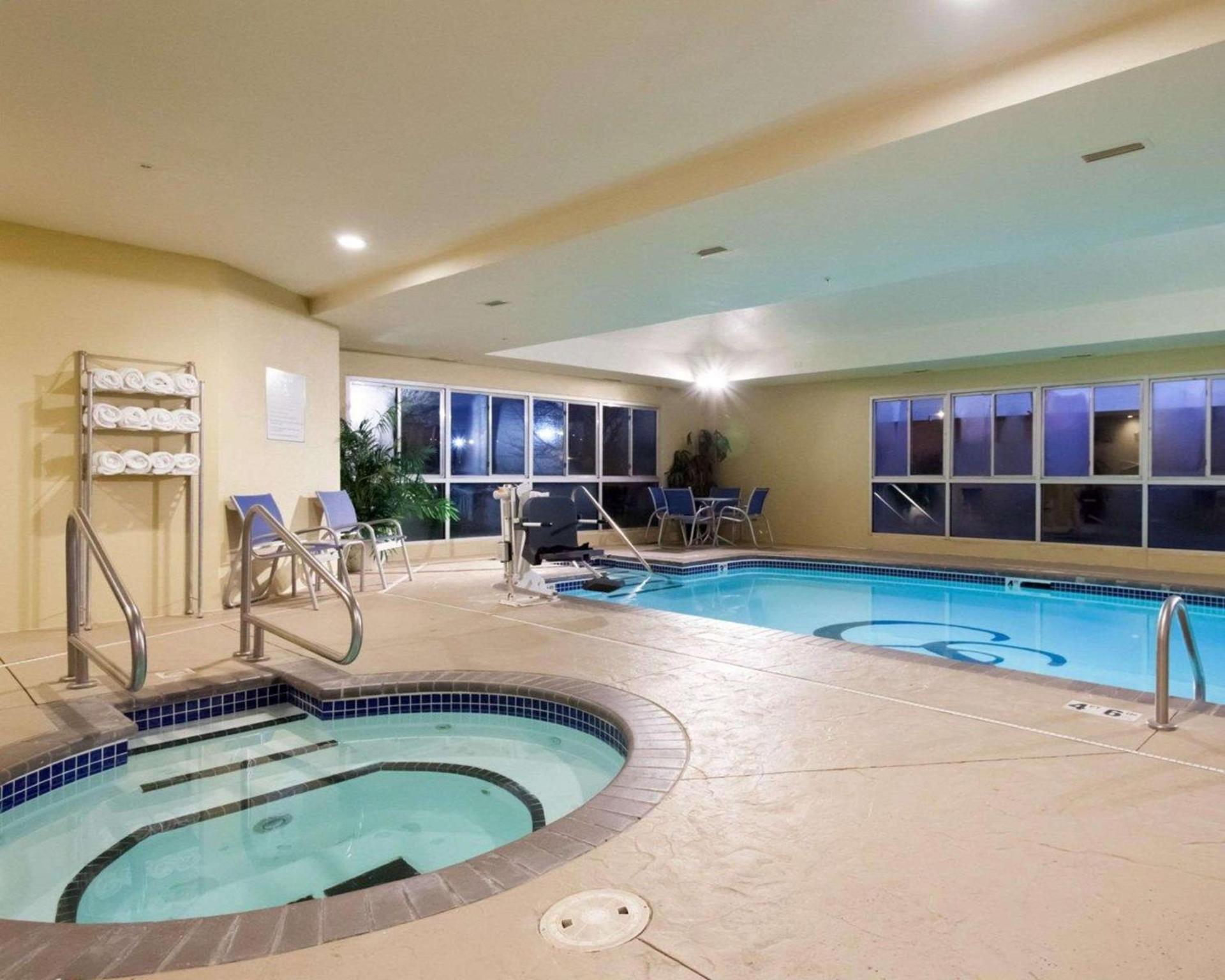 Comfort Suites Tulsa Central photo 33