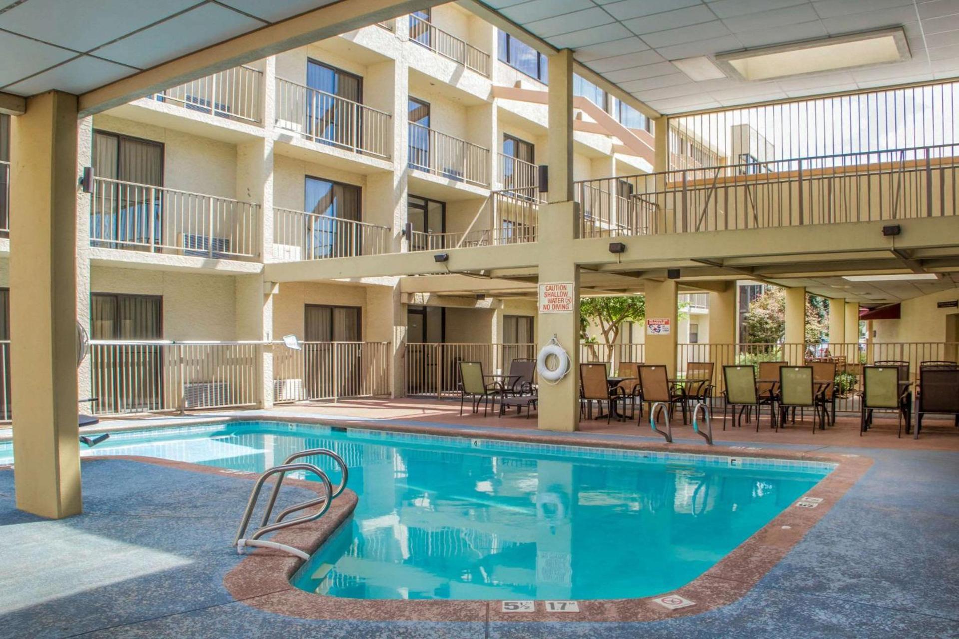 Ramada by Wyndham Tulsa Broken Arrow photo 21