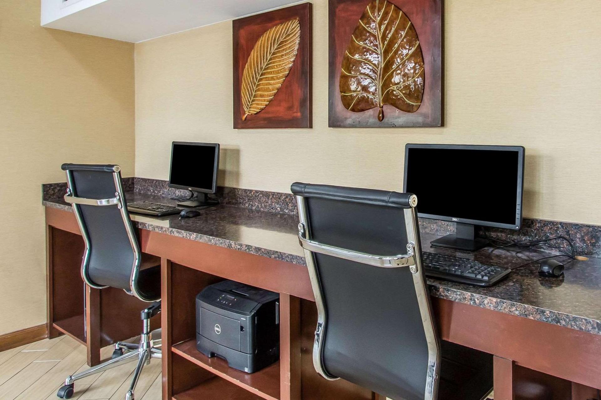 Ramada by Wyndham Tulsa Broken Arrow photo 23