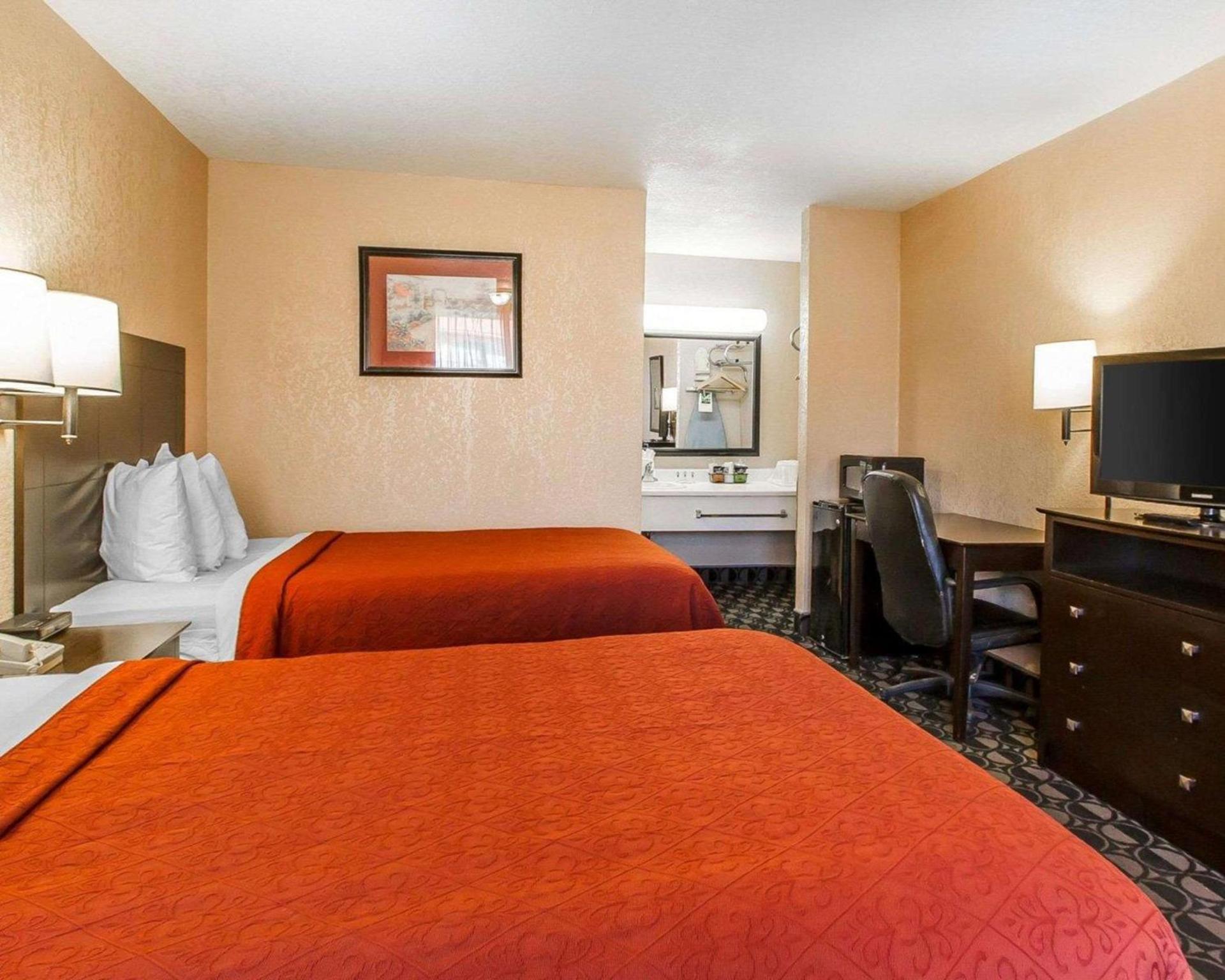 Quality Inn Ada near University photo 17