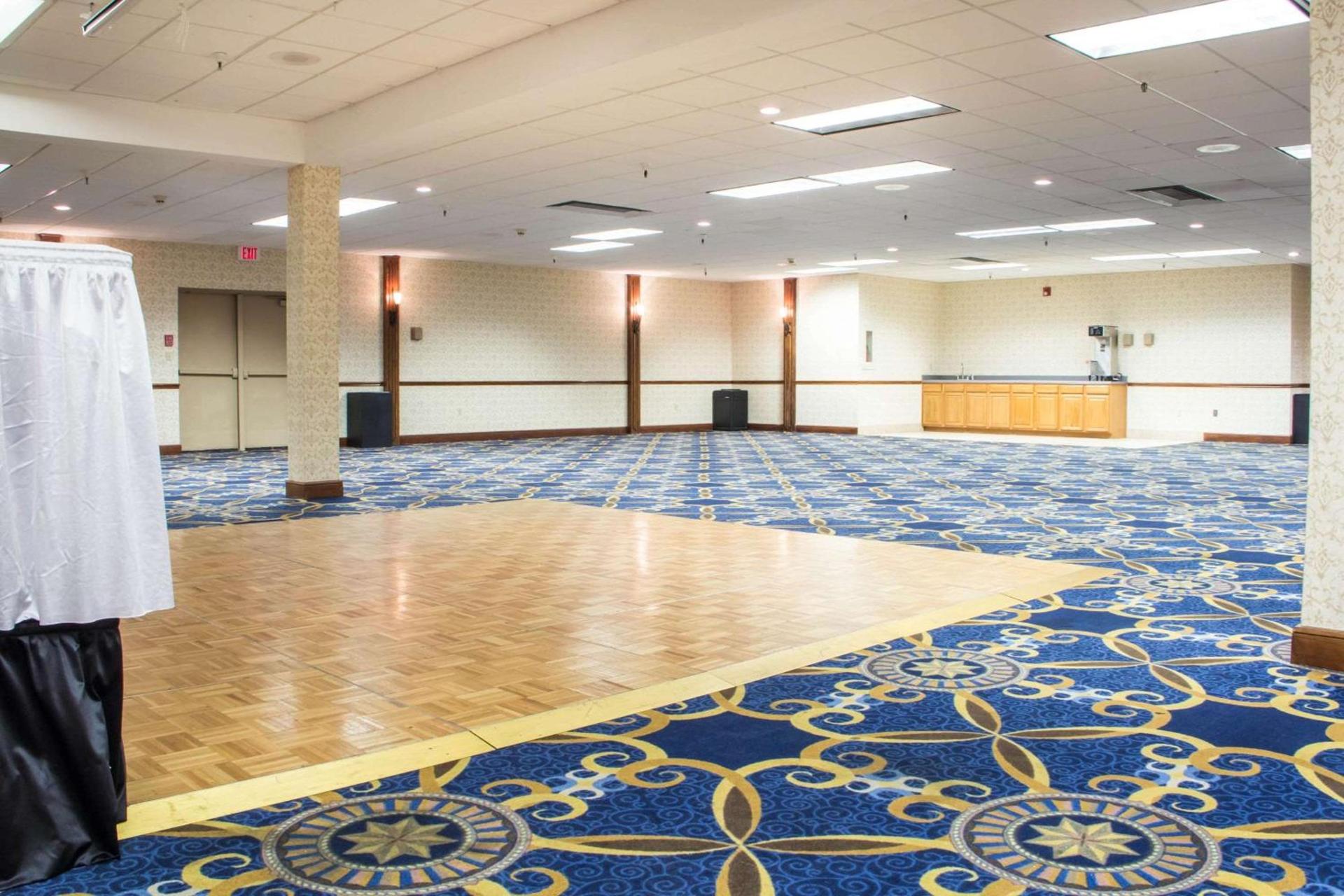 Ramada by Wyndham Tulsa Broken Arrow photo 26