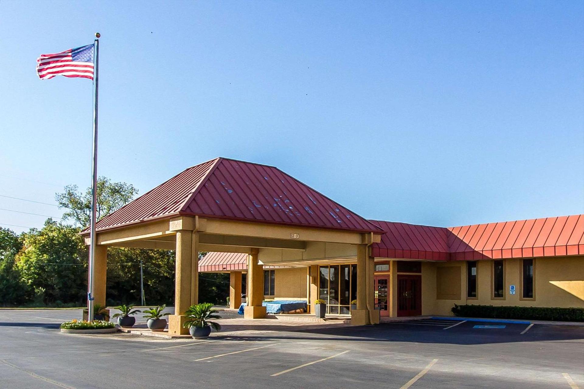 Quality Inn Ada near University photo 19
