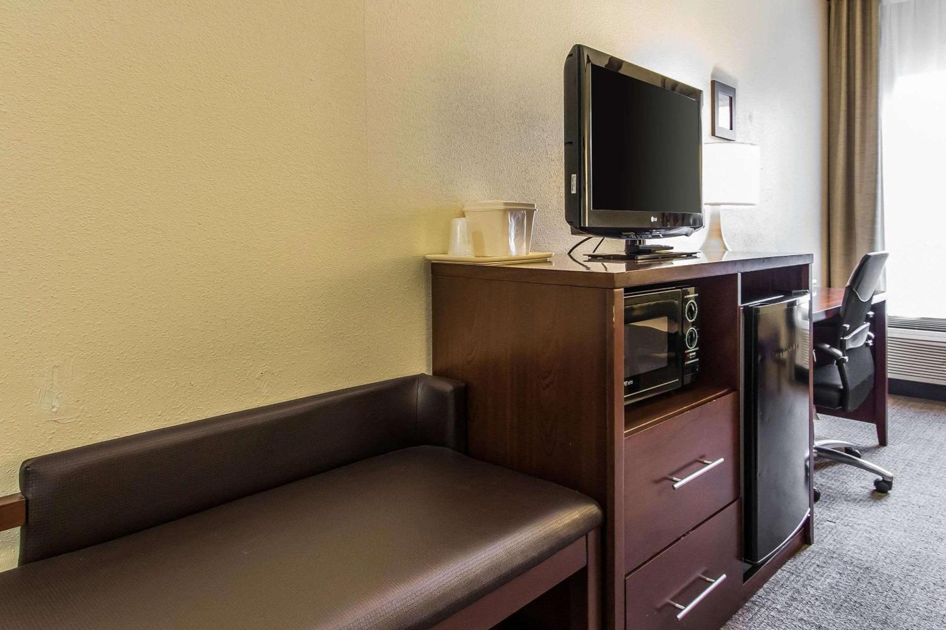 Ardmore Inn & Suites Ardmore photo 5