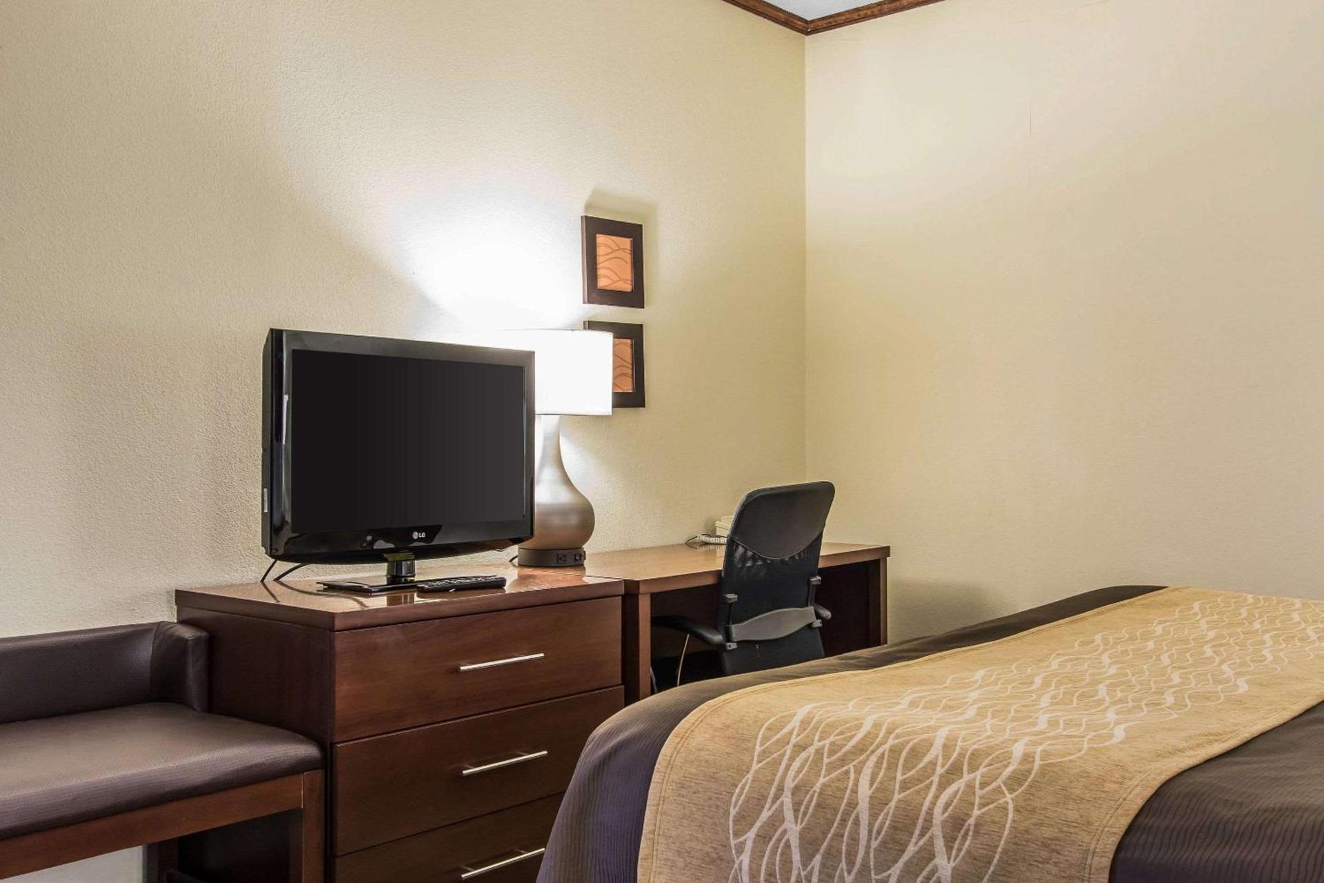 Ardmore Inn & Suites Ardmore photo 11