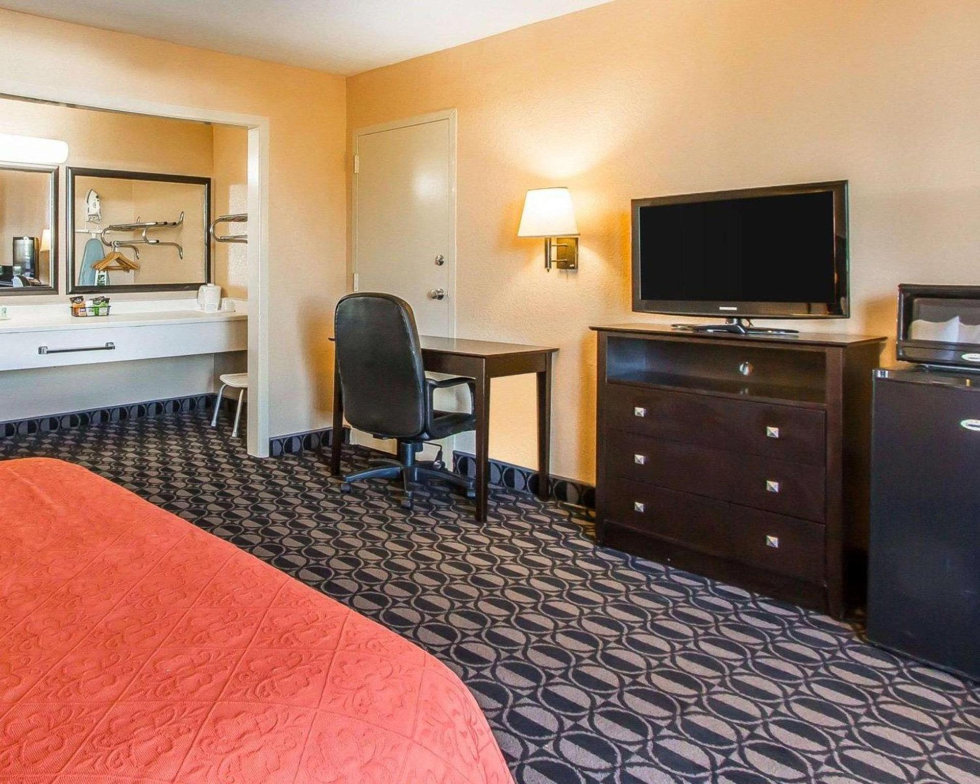 Quality Inn Ada near University photo 23