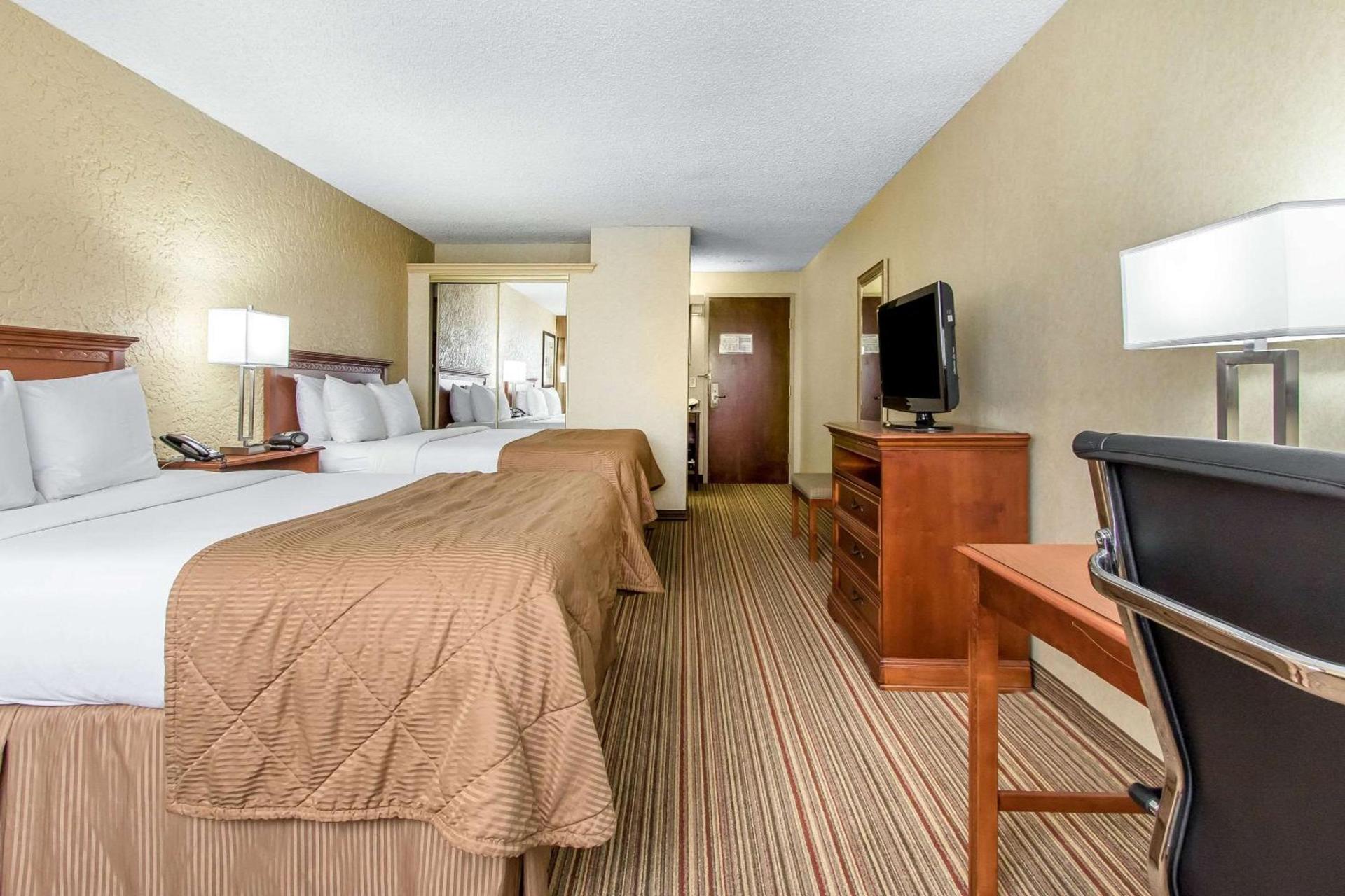 Ramada by Wyndham Tulsa Broken Arrow photo 4
