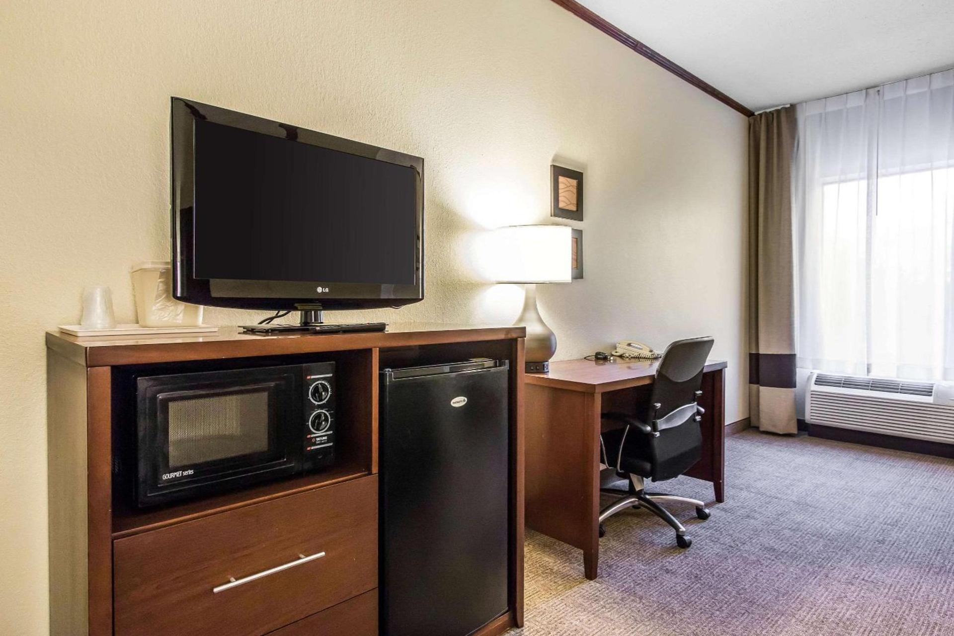 Ardmore Inn & Suites Ardmore photo 16