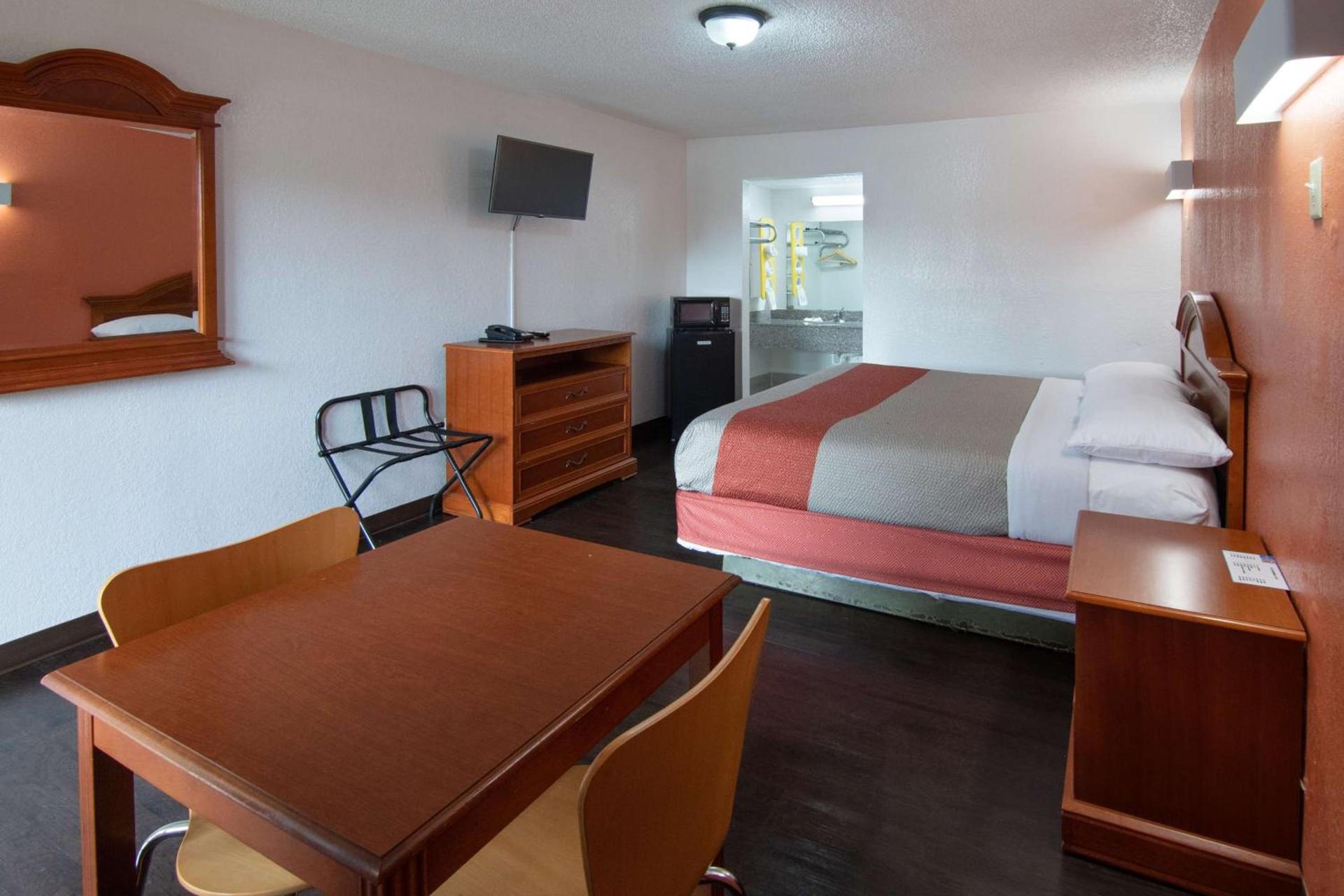 Motel 6-Montgomery, AL - Coliseum photo 7