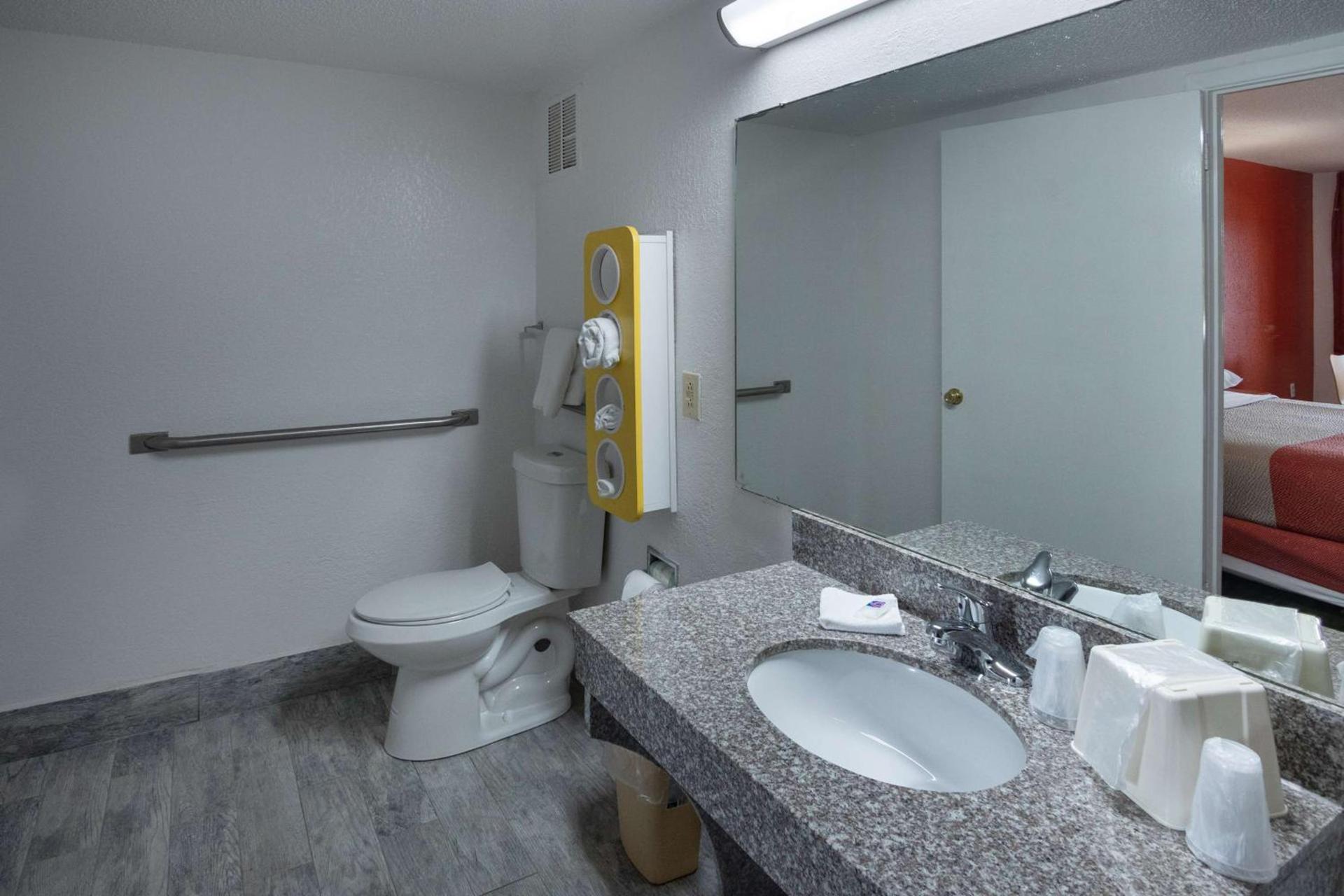 Motel 6-Montgomery, AL - Coliseum photo 18