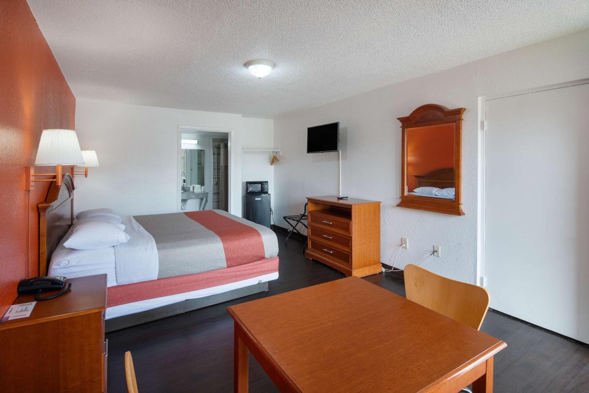 Motel 6-Montgomery, AL - Coliseum photo 8